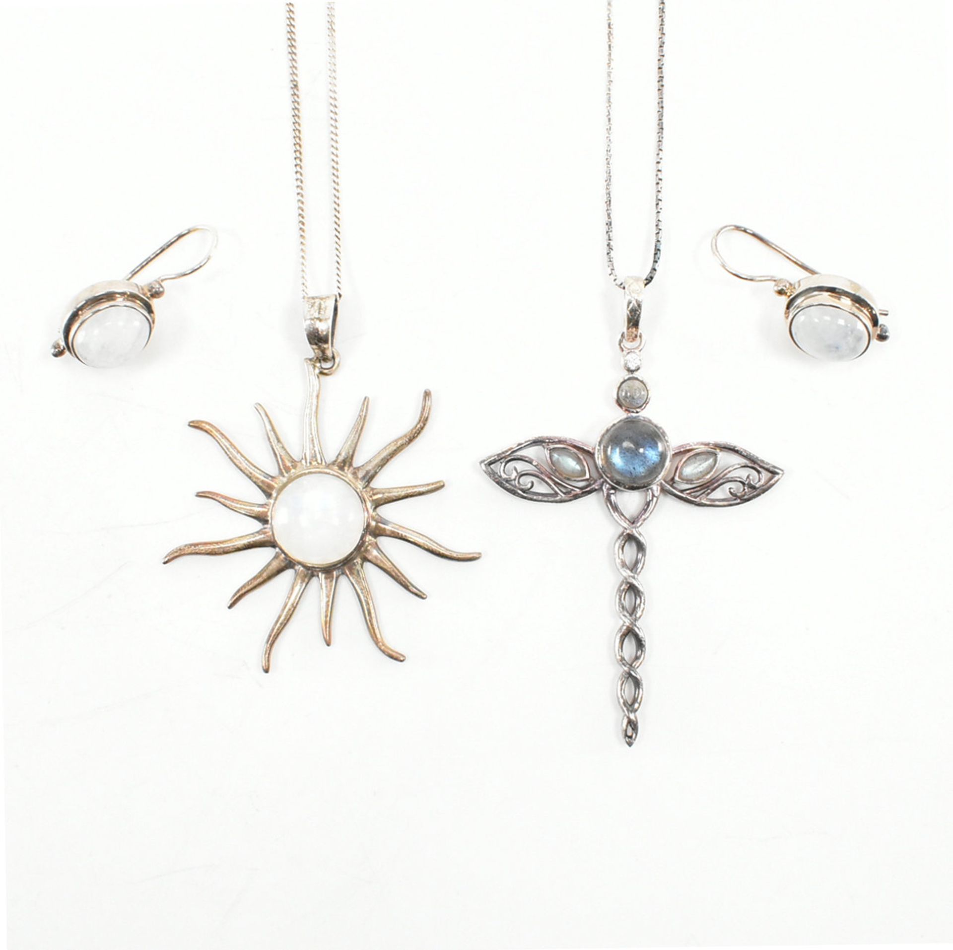 COLLECTION OF SILVER & MOONSTONE JEWELLERY - Bild 2 aus 4