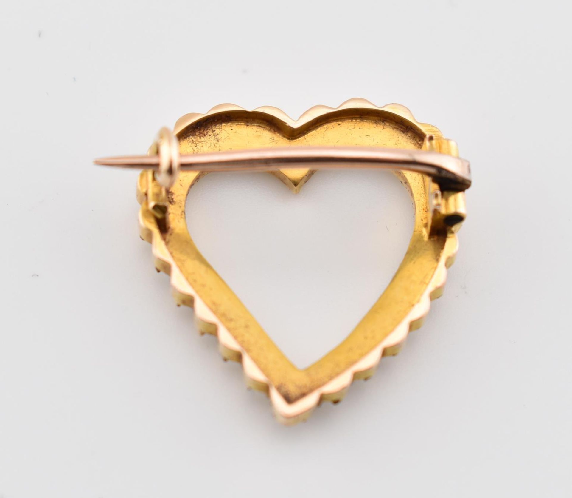 VINTAGE GOLD & PEARL HEART BROOCH PIN - Image 3 of 4