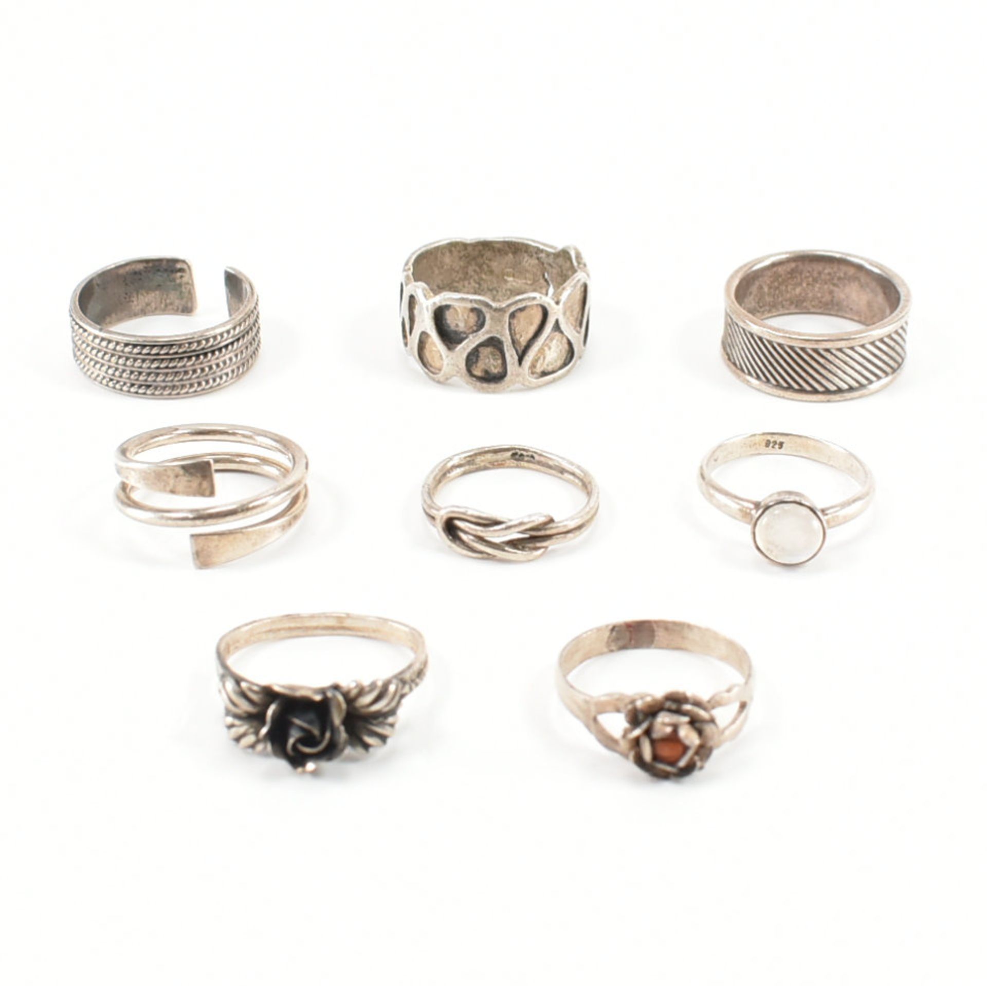 COLLECTION OF ASSORTED SILVER RINGS - Bild 2 aus 8