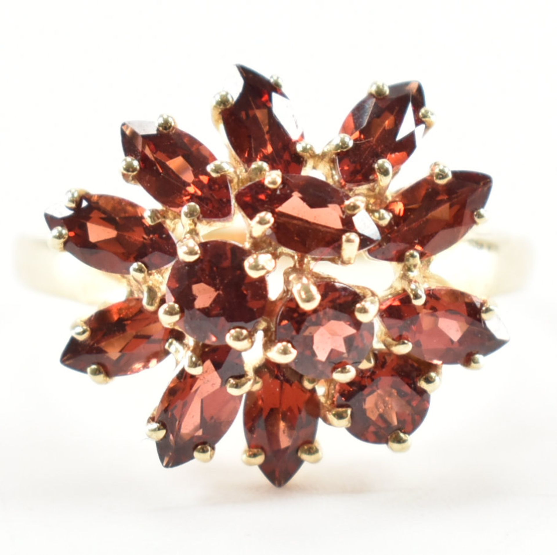 HALLMARKED 9CT GOLD & GARNET CLUSTER RING