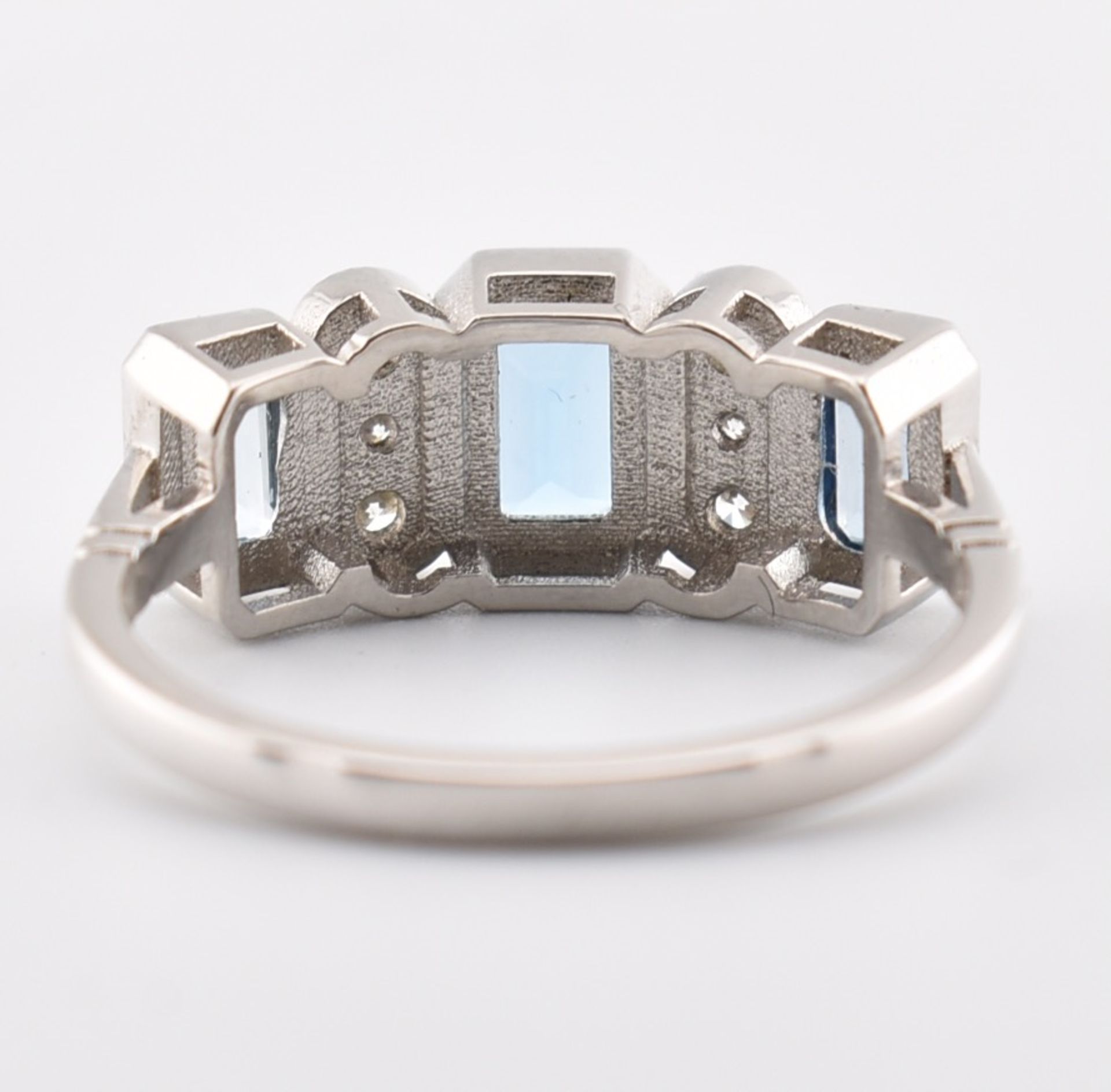 HALLMARKED PLATINUM AQUAMARINE & DIAMOND THREE STONE RING - Image 4 of 8