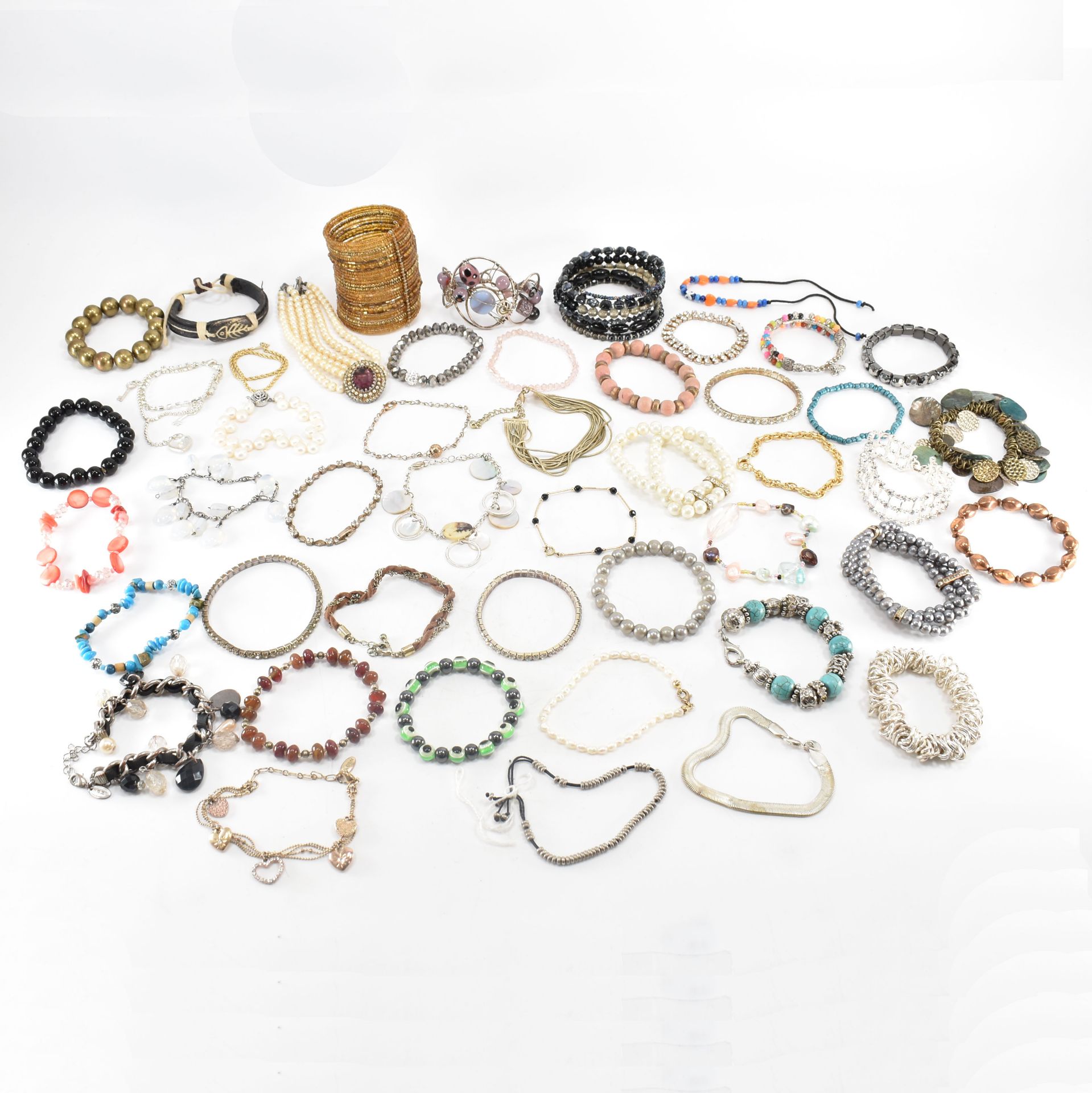 COLLECTION OF ASSORTED COSTUME JEWELLERY BRACELETS