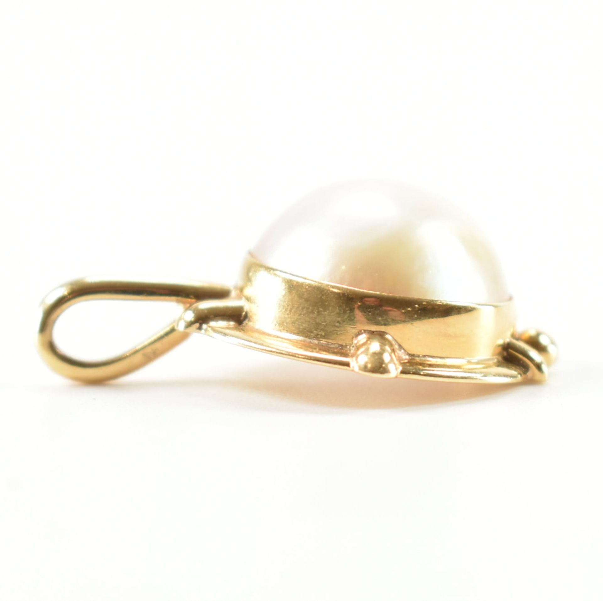 18CT GOLD & MABE PEARL NECKLACE PENDANT - Image 4 of 4
