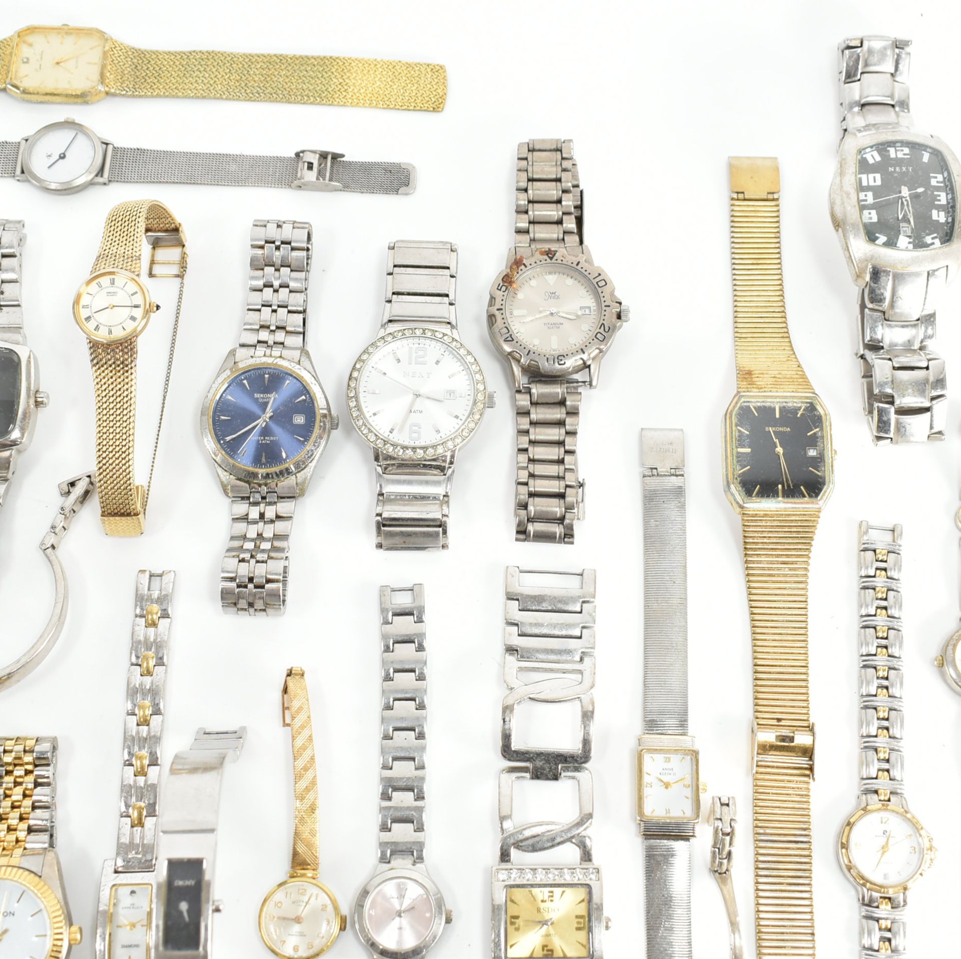 COLLECTION OF ASSORTED GOLD & SILVER TONE WRISTWATCHES - Bild 5 aus 17