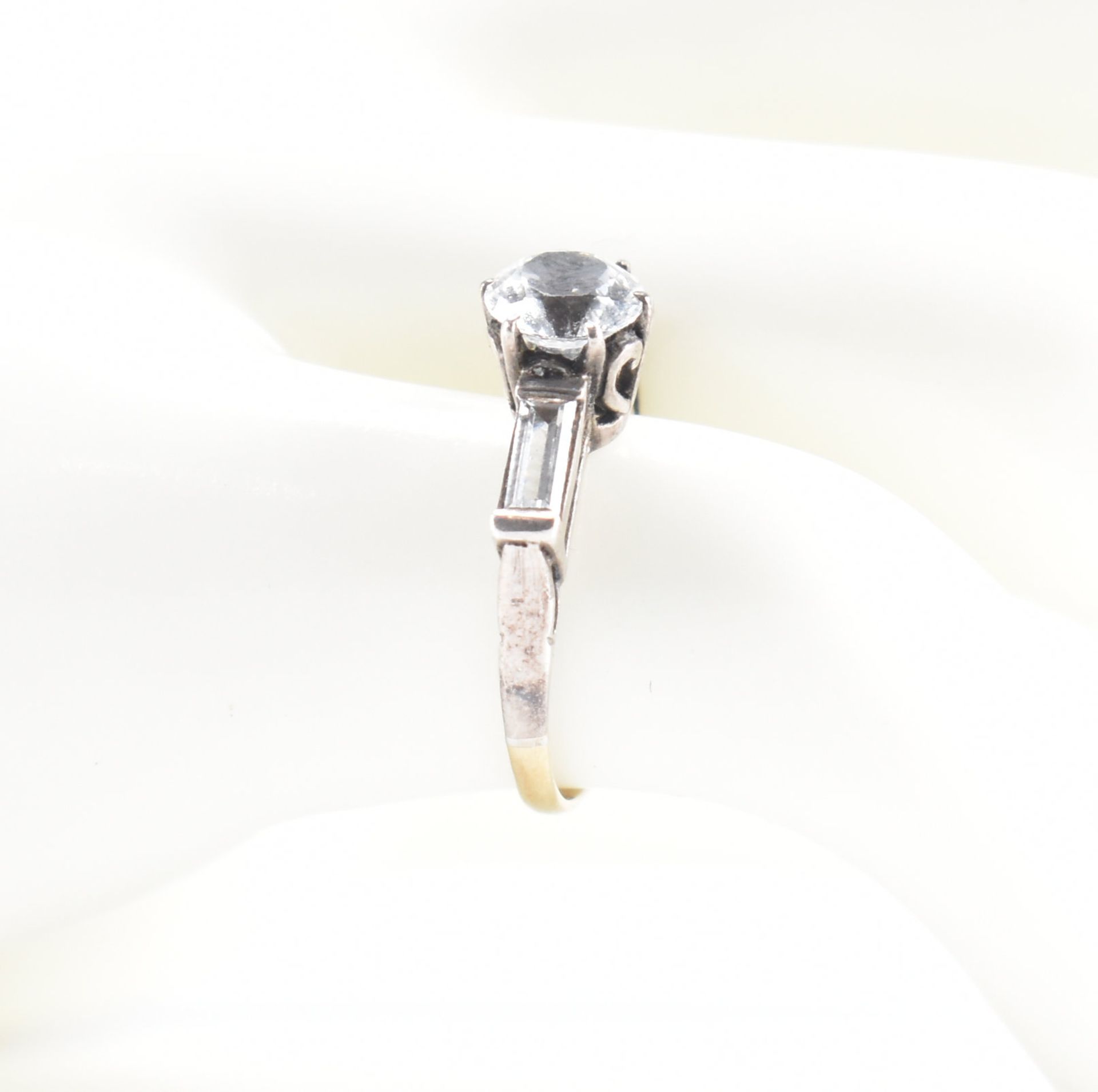 ART DECO 18CT GOLD & PLATINUM WHITE STONE RING - Bild 8 aus 8