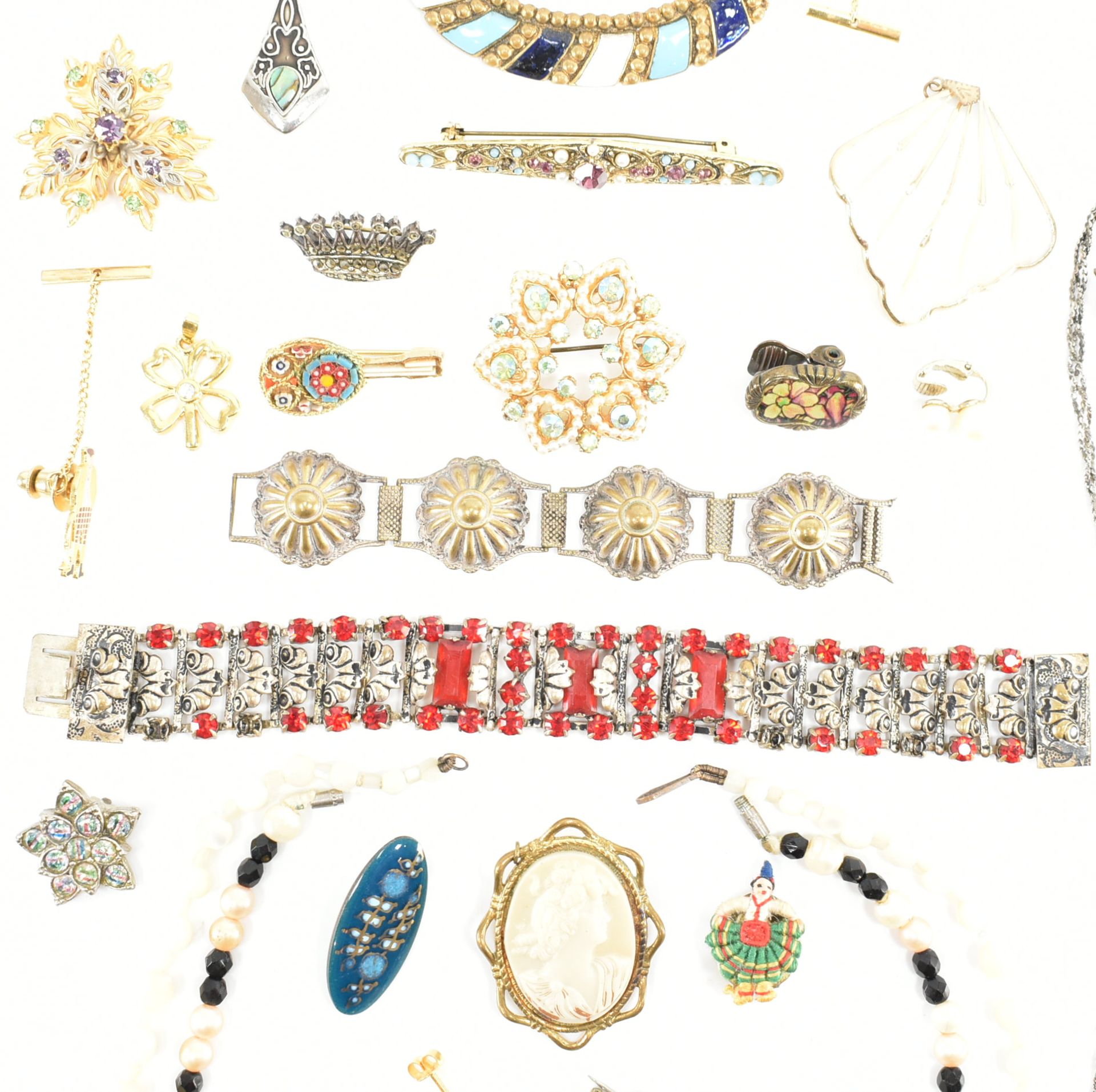 COLLECTION OF ASSORTED COSTUME JEWELLERY - Image 6 of 6