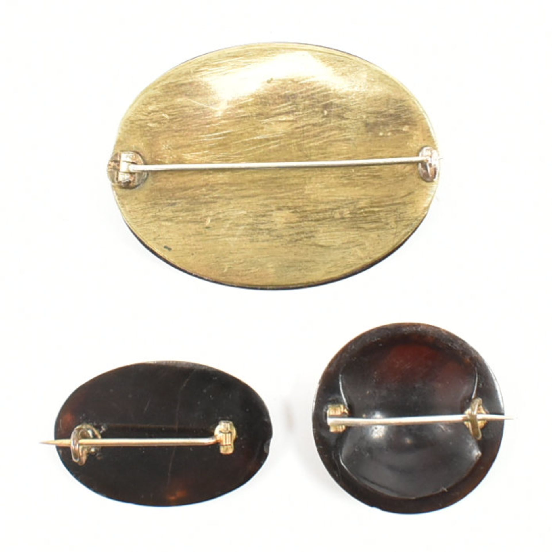 THREE VICTORIAN PIQUE WORK BROOCH PINS - Image 2 of 5