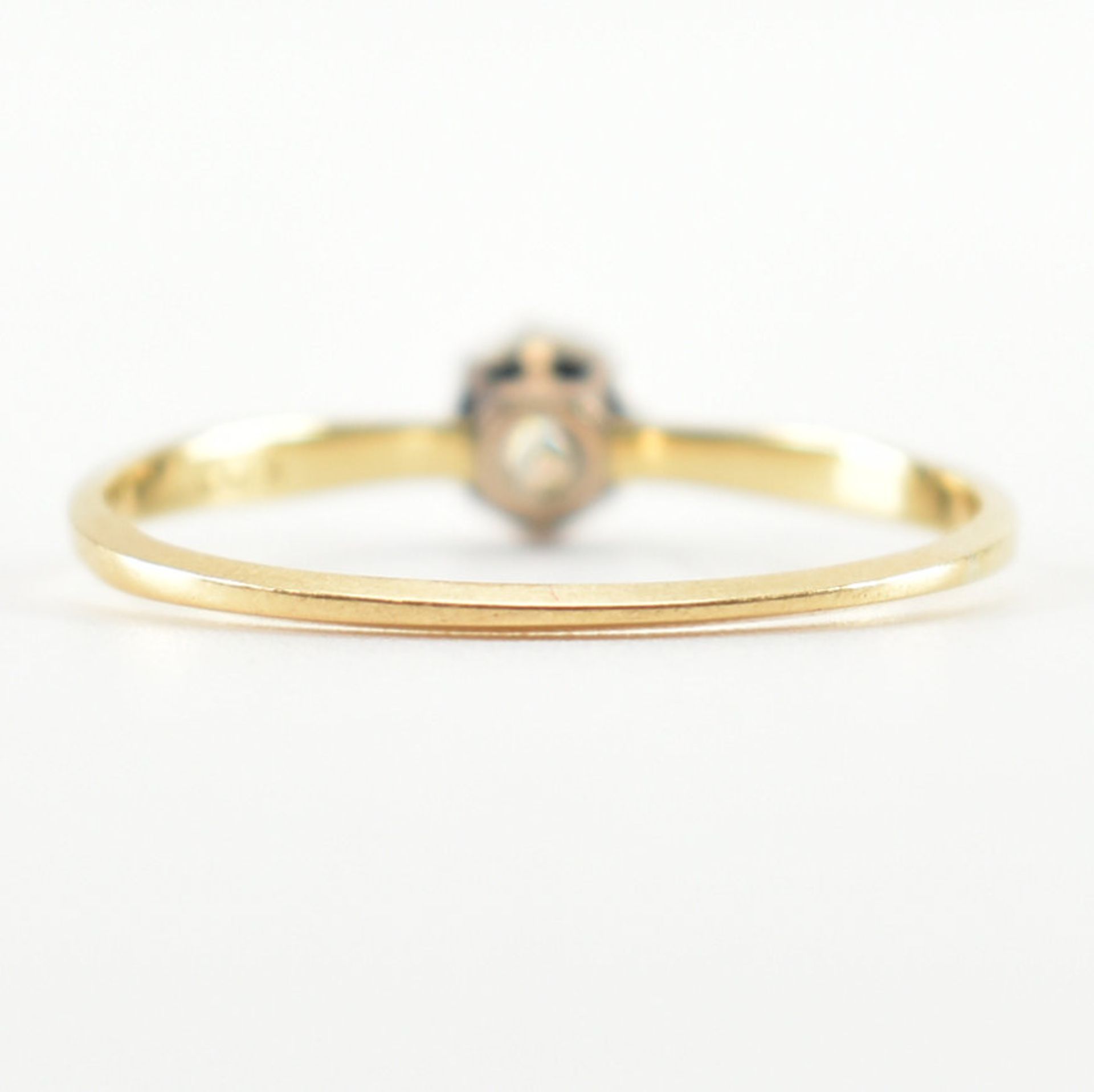 VINTAGE GOLD & DIAMOND SOLITAIRE RING - Image 3 of 8