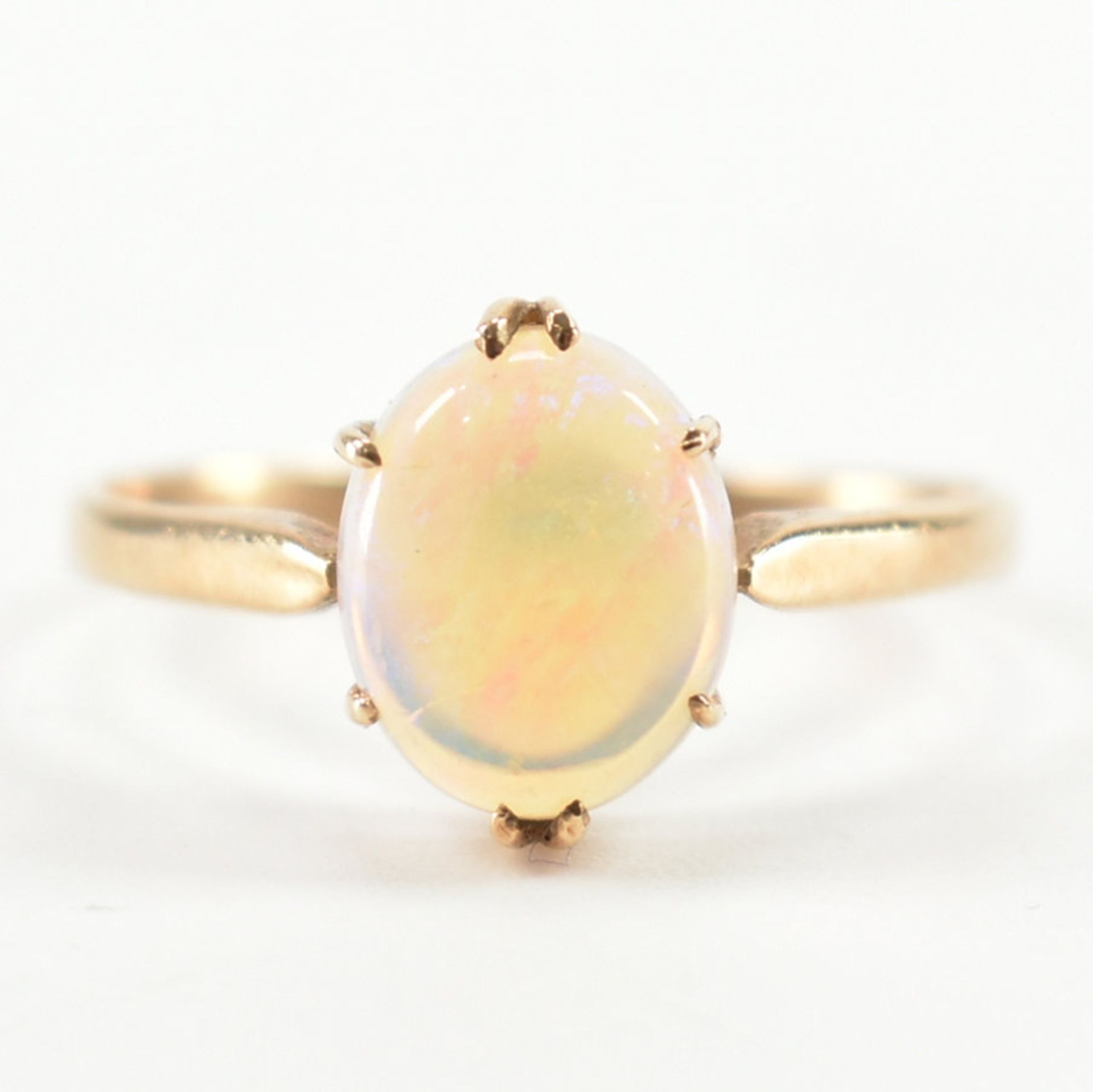 VINTAGE 9CT GOLD & OPAL SINGLE STONE RING