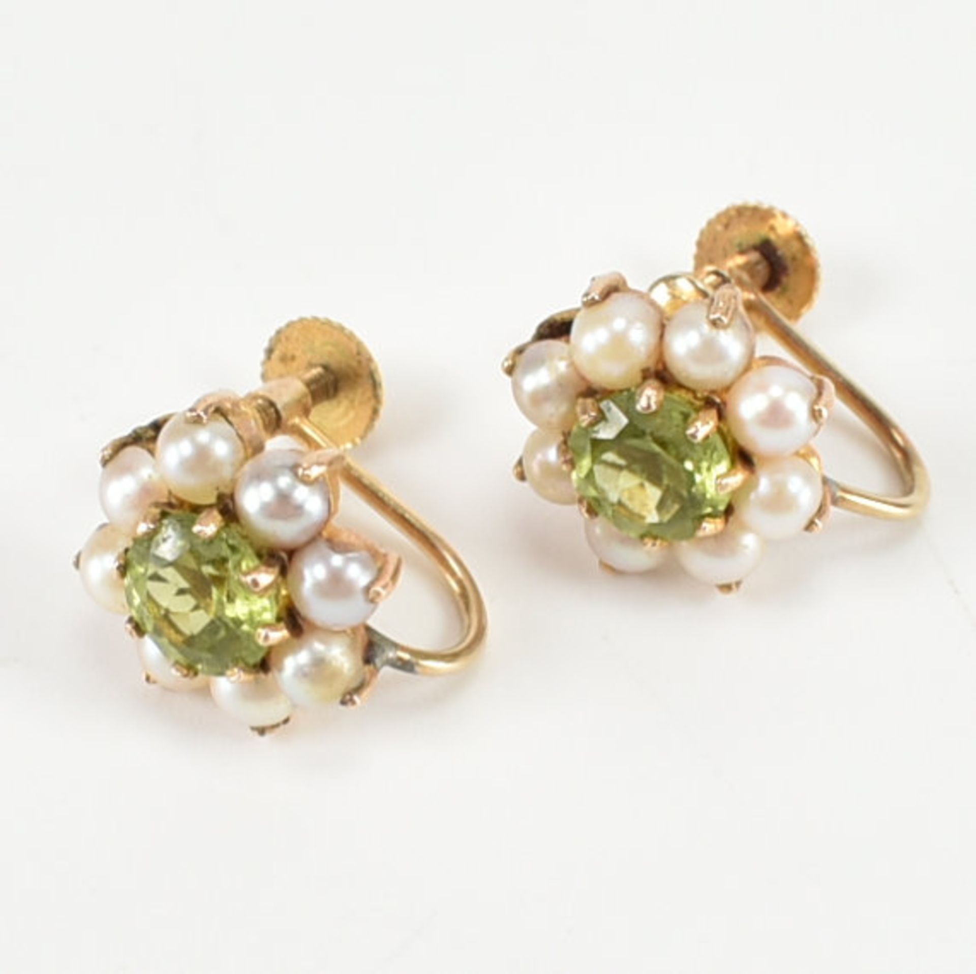 PAIR OF VINTAGE PERIDOT & SEED PEARL EARRINGS - Bild 4 aus 10