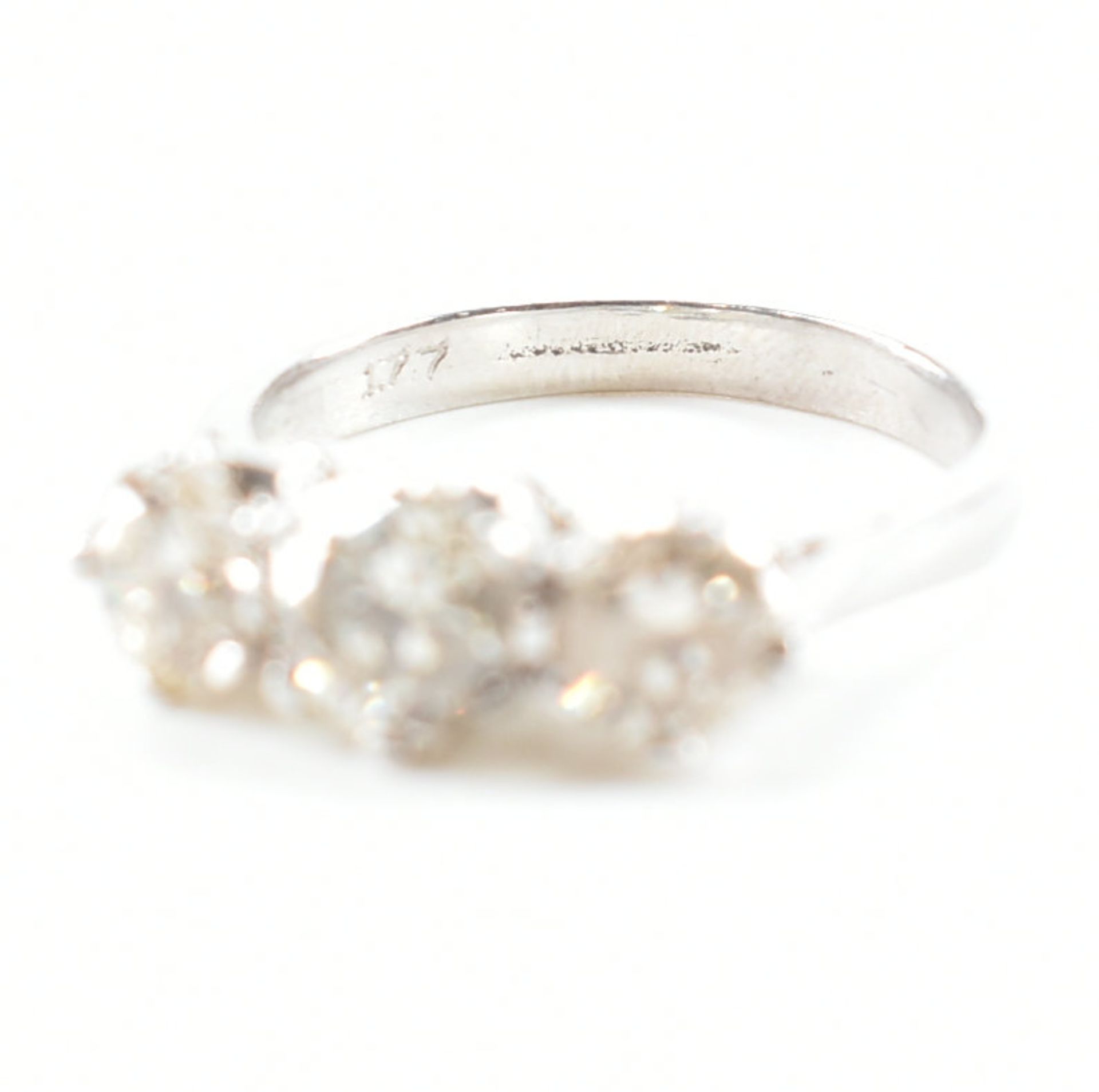 WHITE GOLD & DIAMOND THREE STONE RING - Image 8 of 10