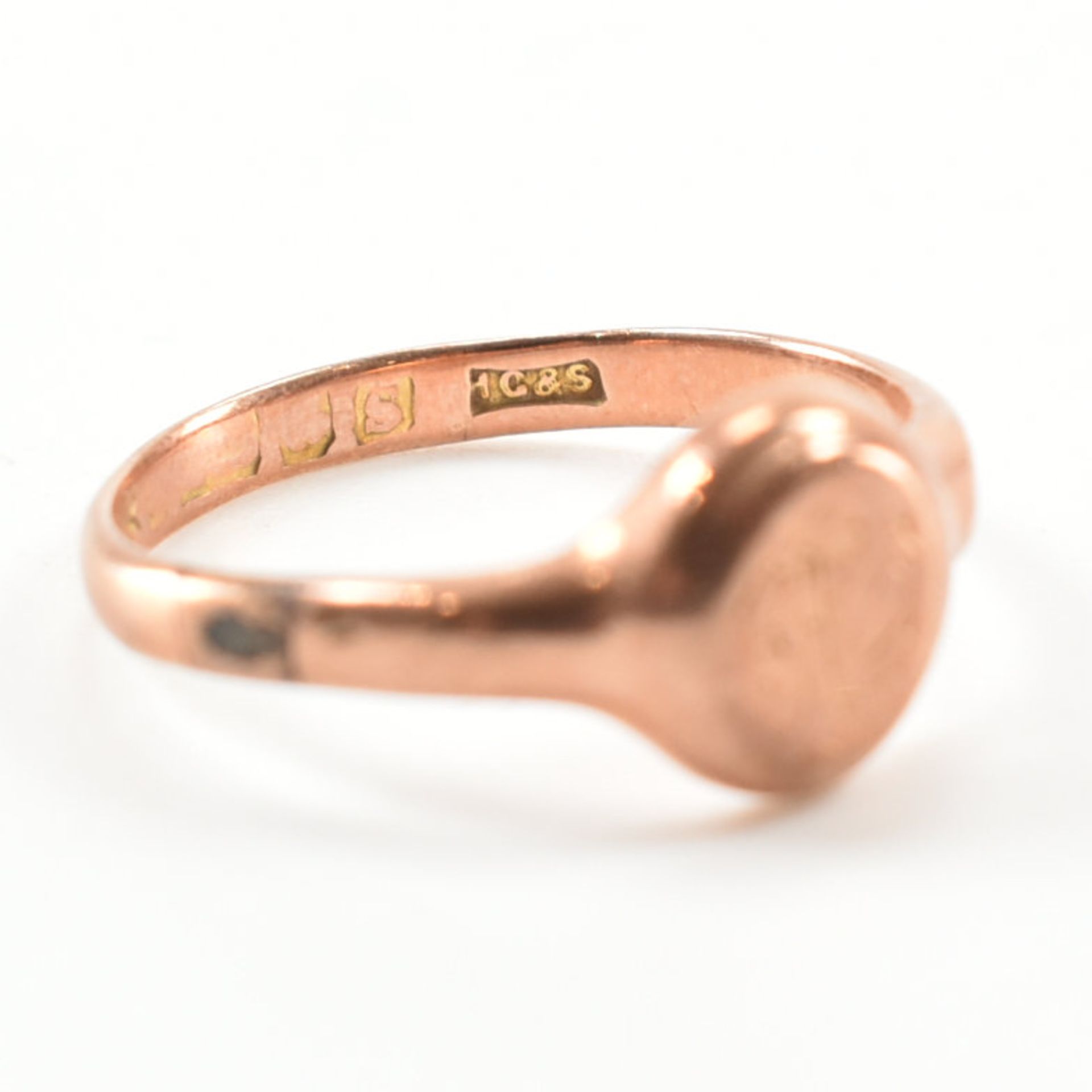 TWO VINTAGE GOLD RINGS - Image 7 of 11