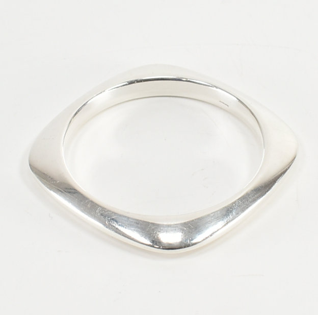 HALLMARKED SILVER TIFFANY & CO. BANGLE BRACELET - Image 8 of 9