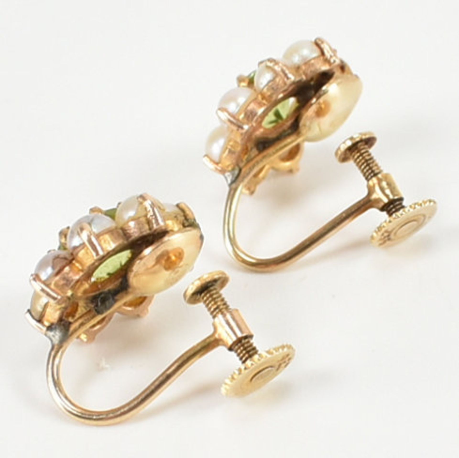 PAIR OF VINTAGE PERIDOT & SEED PEARL EARRINGS - Image 5 of 10