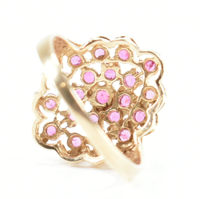 HALLMARKED 9CT GOLD & RED STONE CLUSTER RING - Image 5 of 9