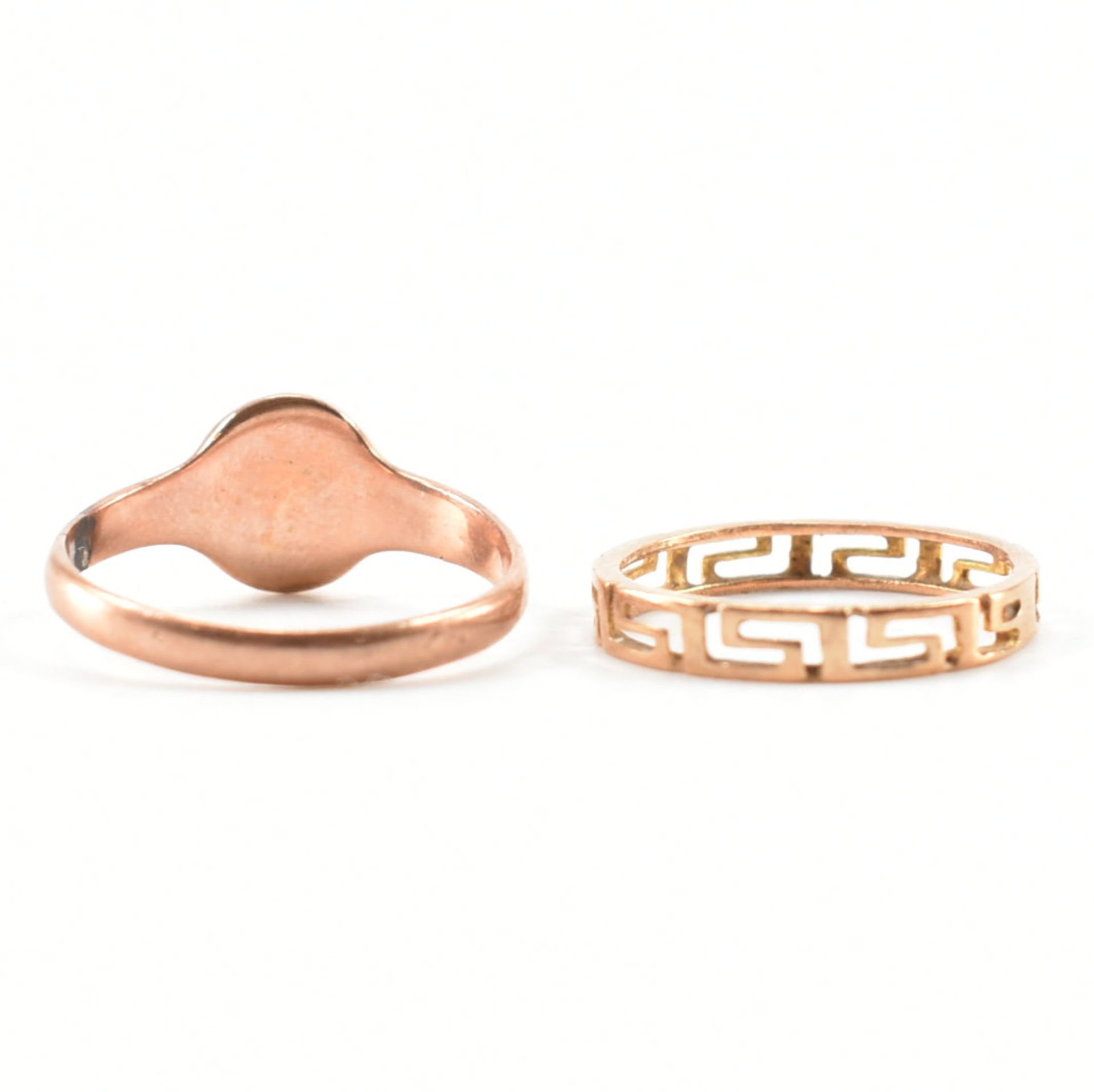 TWO VINTAGE GOLD RINGS - Image 5 of 11