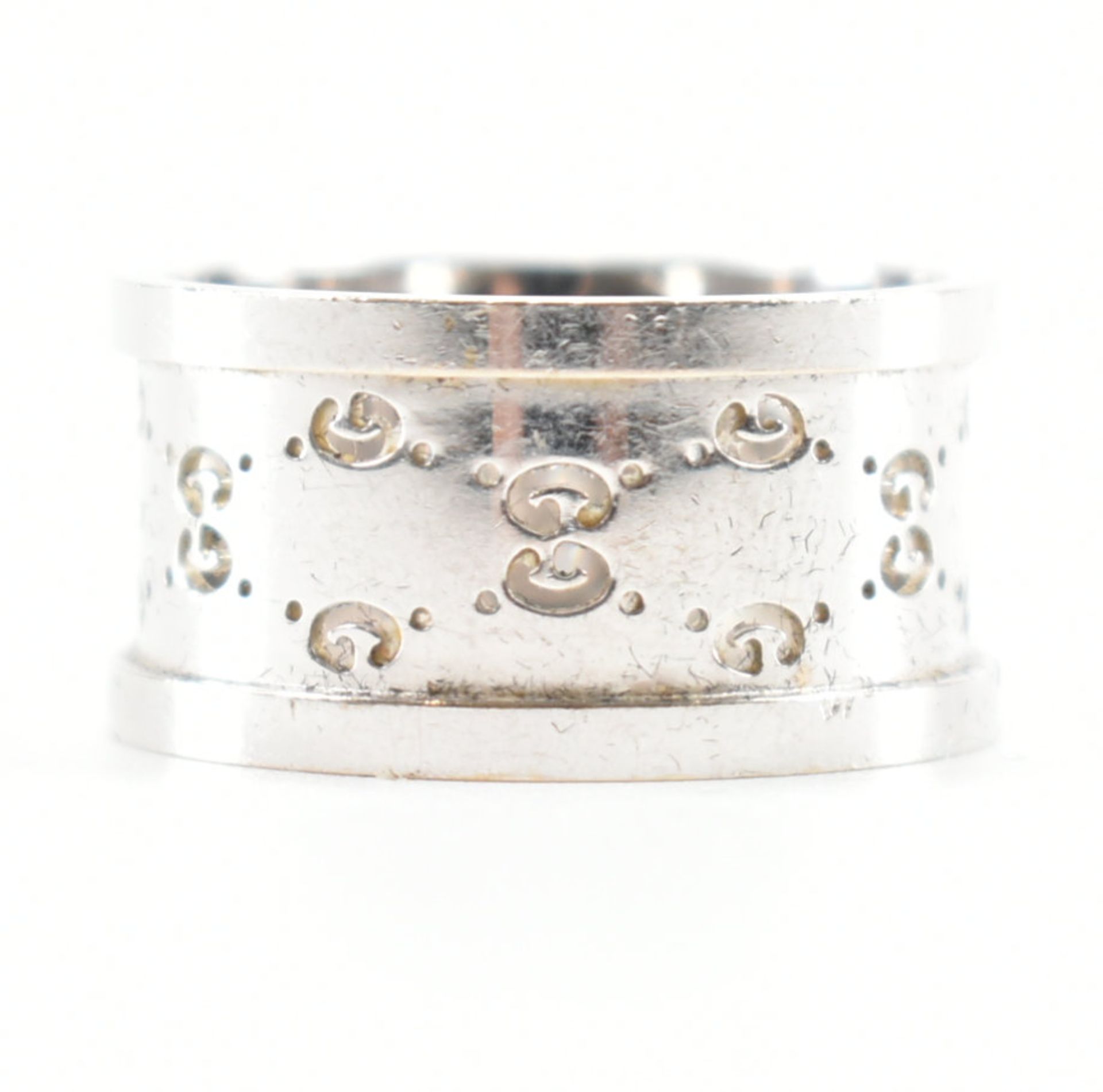 GUCCI HALLMARKED 18CT WHITE GOLD & DIAMOND RING - Image 3 of 8