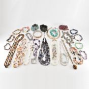 COLLECTION OF ASSORTED STONE & SHELL JEWELLERY