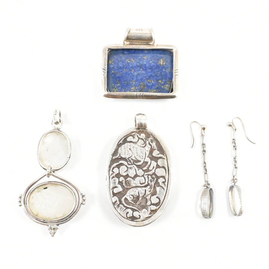 COLLECTION OF ASSORTED SILVER NECKLACE PENDANTS & PAIR OF EARRINGS - Image 3 of 5