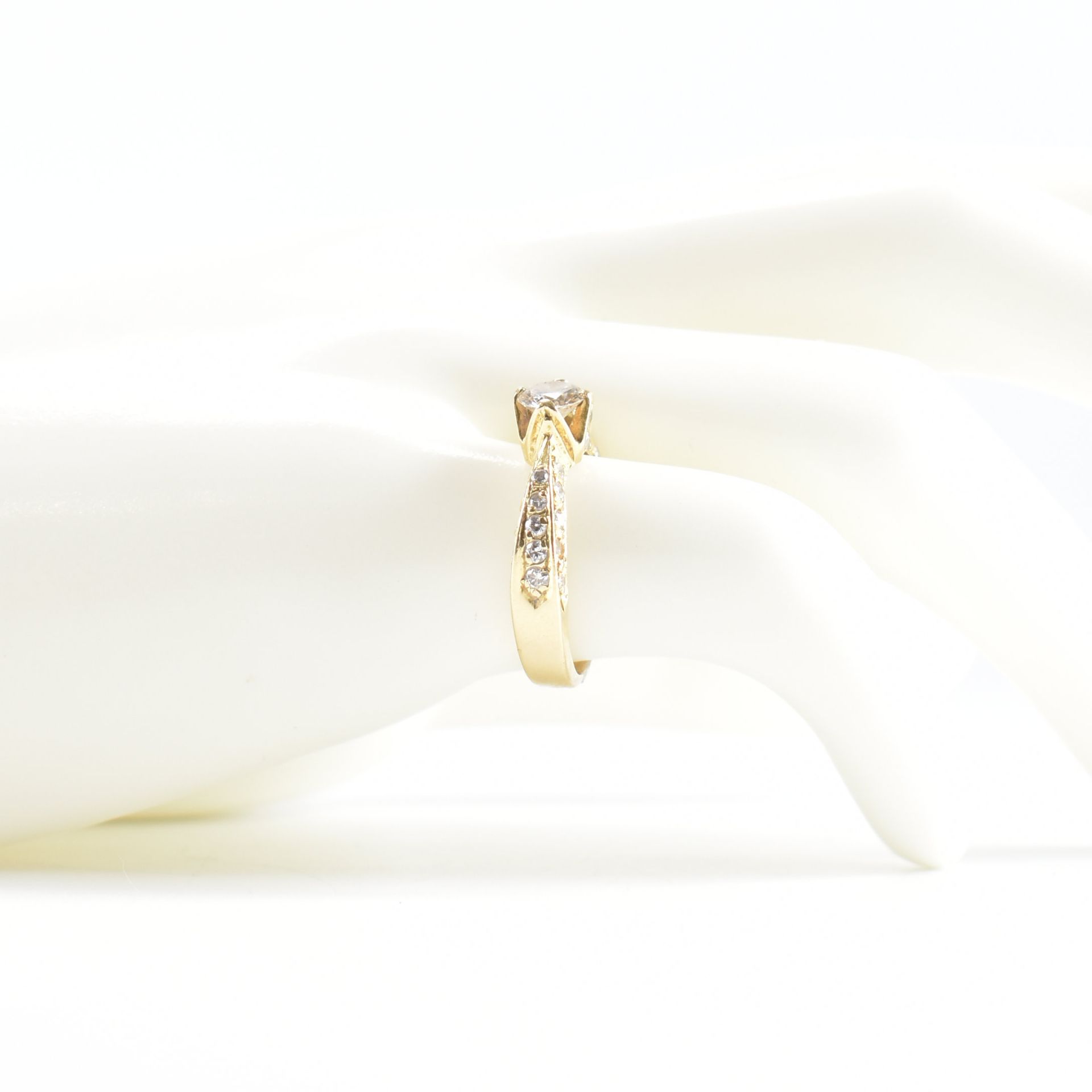 GOLD & DIAMOND SOLITAIRE RING - Bild 9 aus 9