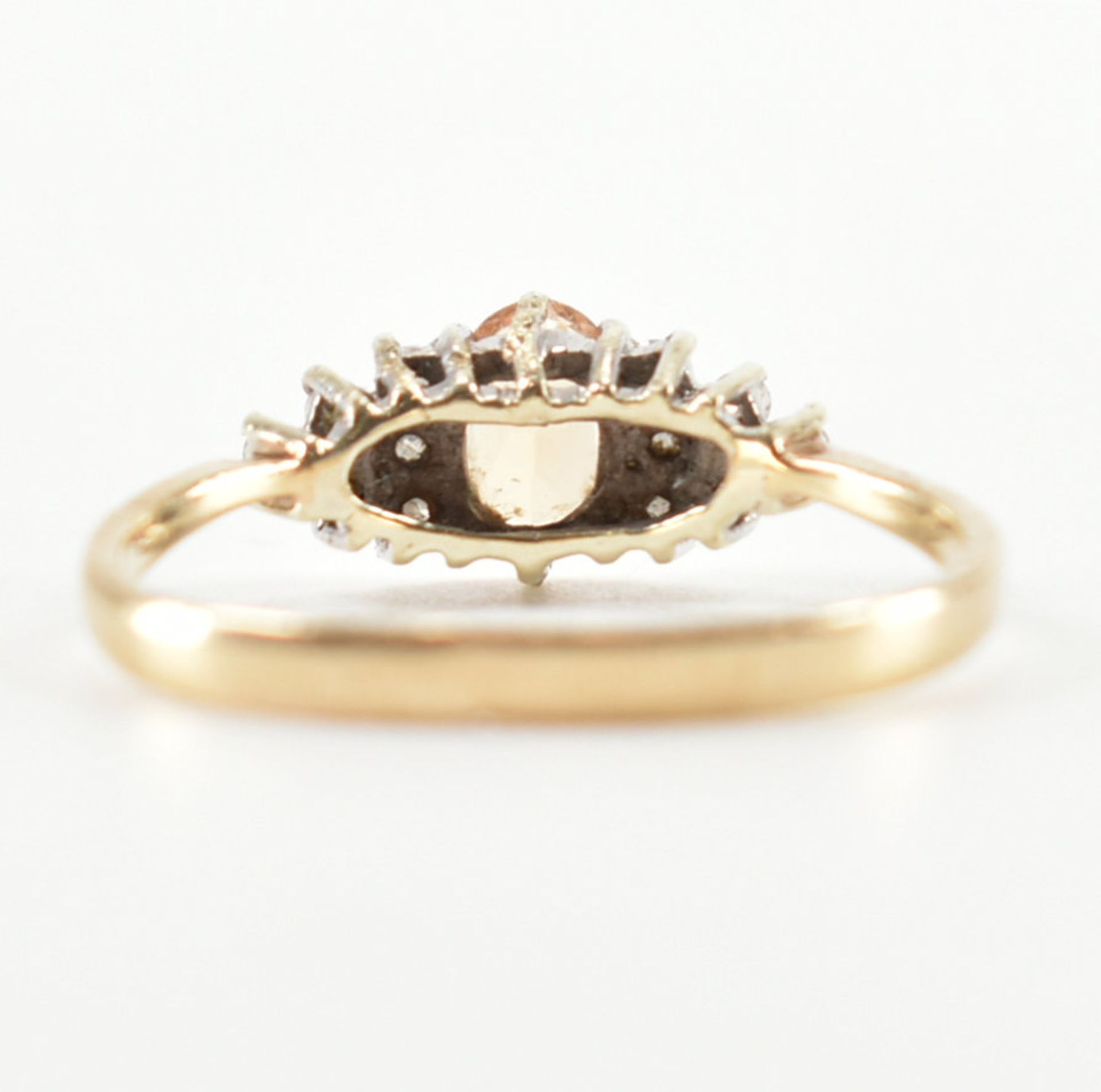 HALLMARKED 9CT GOLD DIAMOND CLUSTER RING - Image 4 of 10