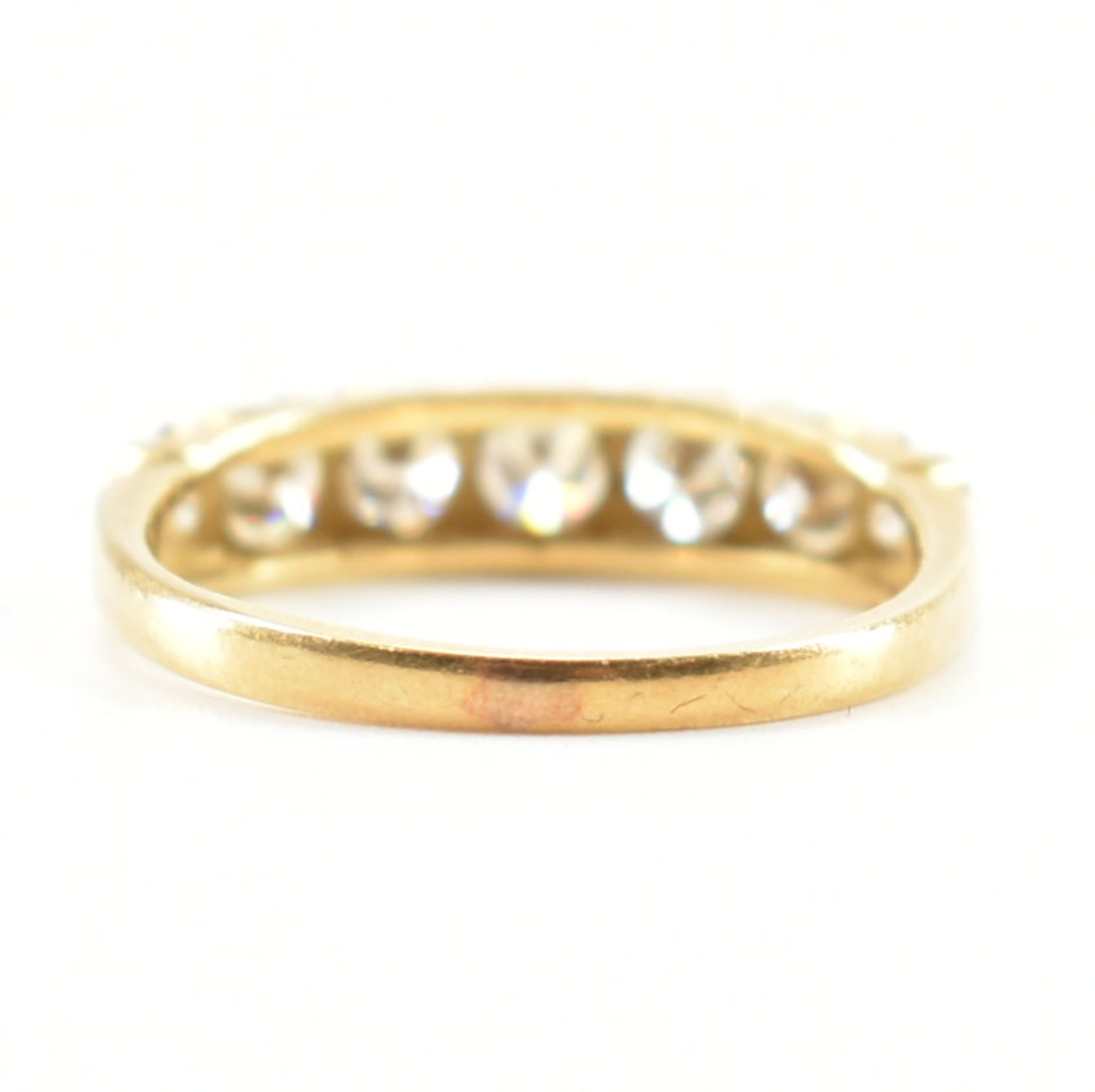 HALLMARKED 18CT GOLD & DIAMOND SEVEN STONE RING - Image 4 of 9