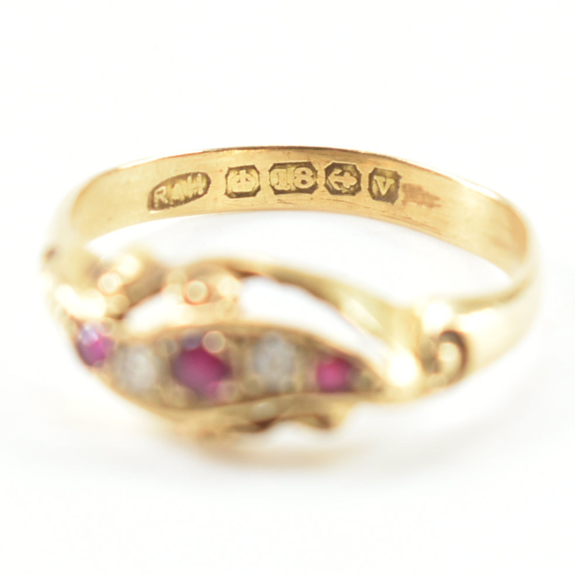 HALLMARKED 18CT GOLD SPINEL & DIAMOND RING - Image 7 of 8