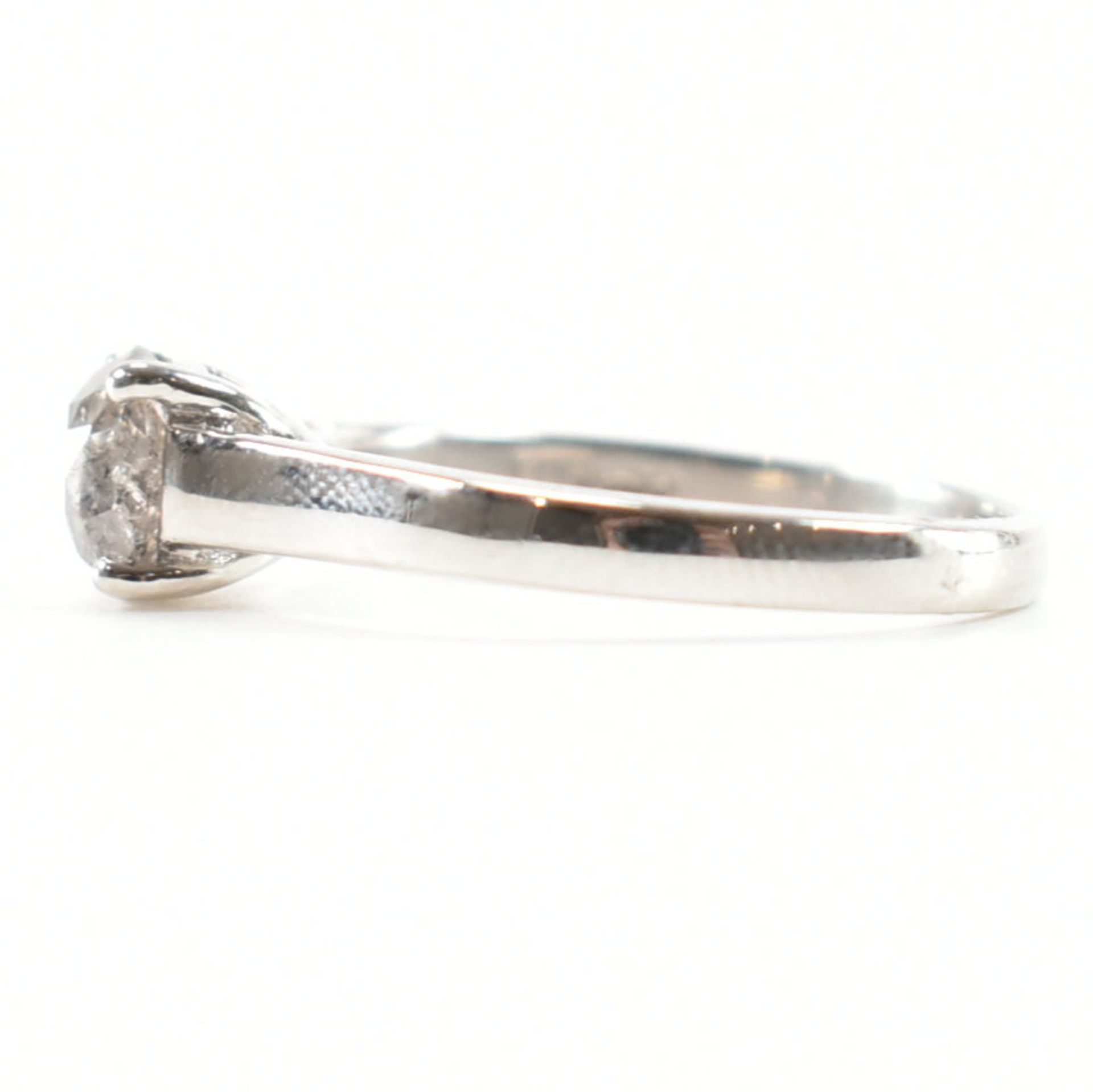 HALLMARKED 950 PLATINUM & DIAMOND SOLITAIRE RING - Image 2 of 8