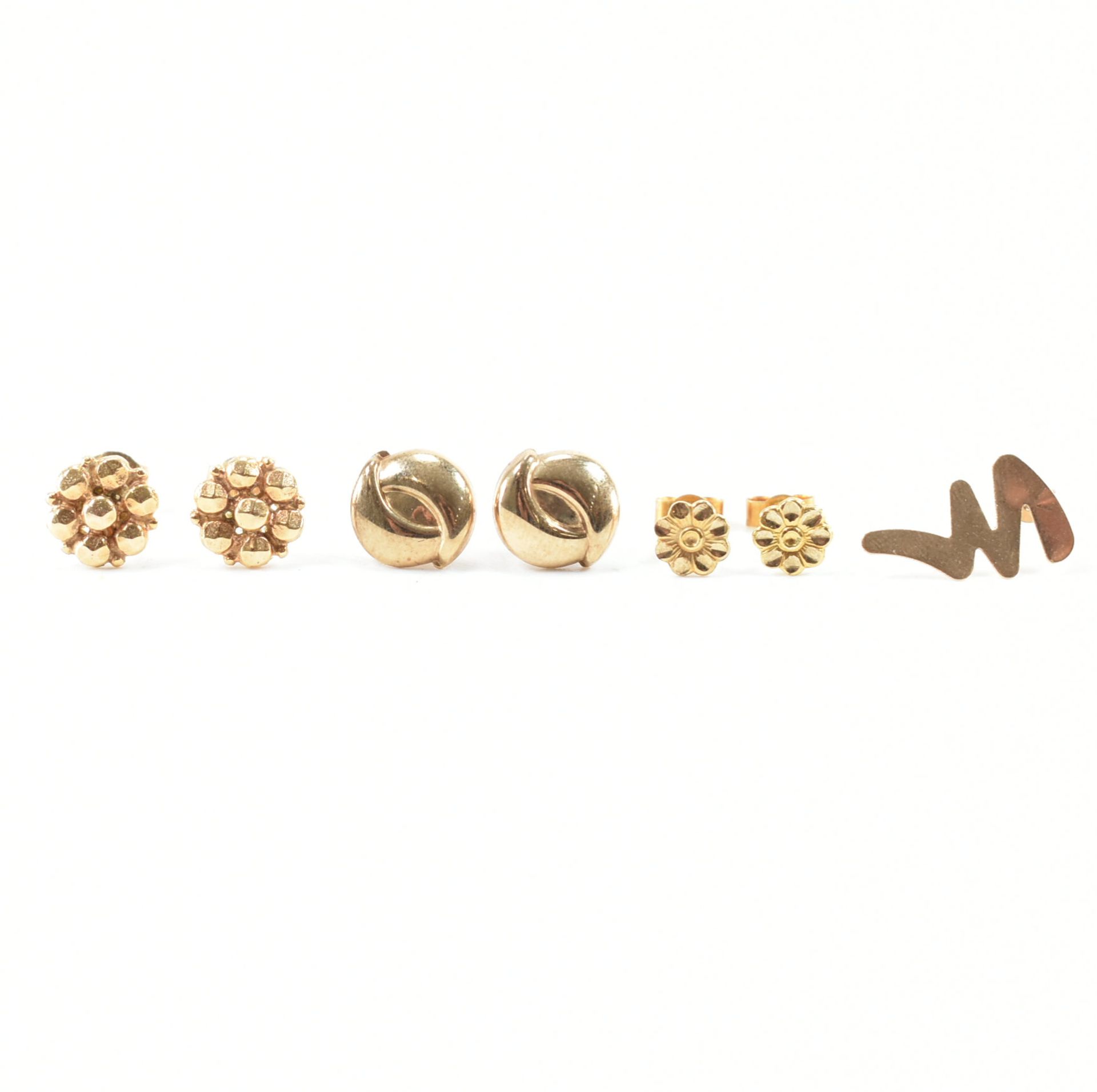 COLLECTION OF ASSORTED GOLD STUD EARRINGS - Image 2 of 7