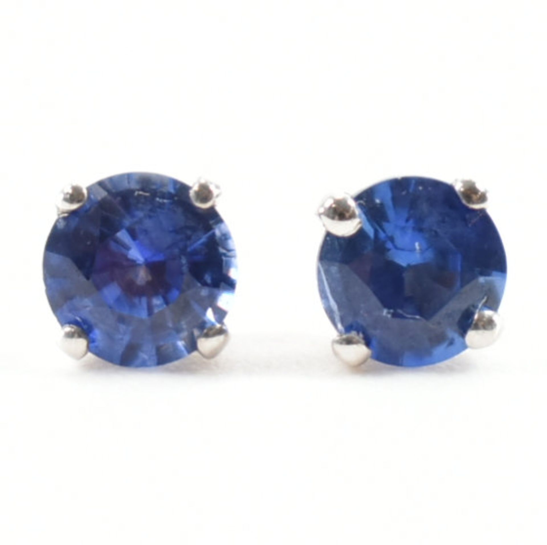 HALLMARKED 18CT WHITE GOLD & SAPPHIRE EARRINGS - Image 3 of 4