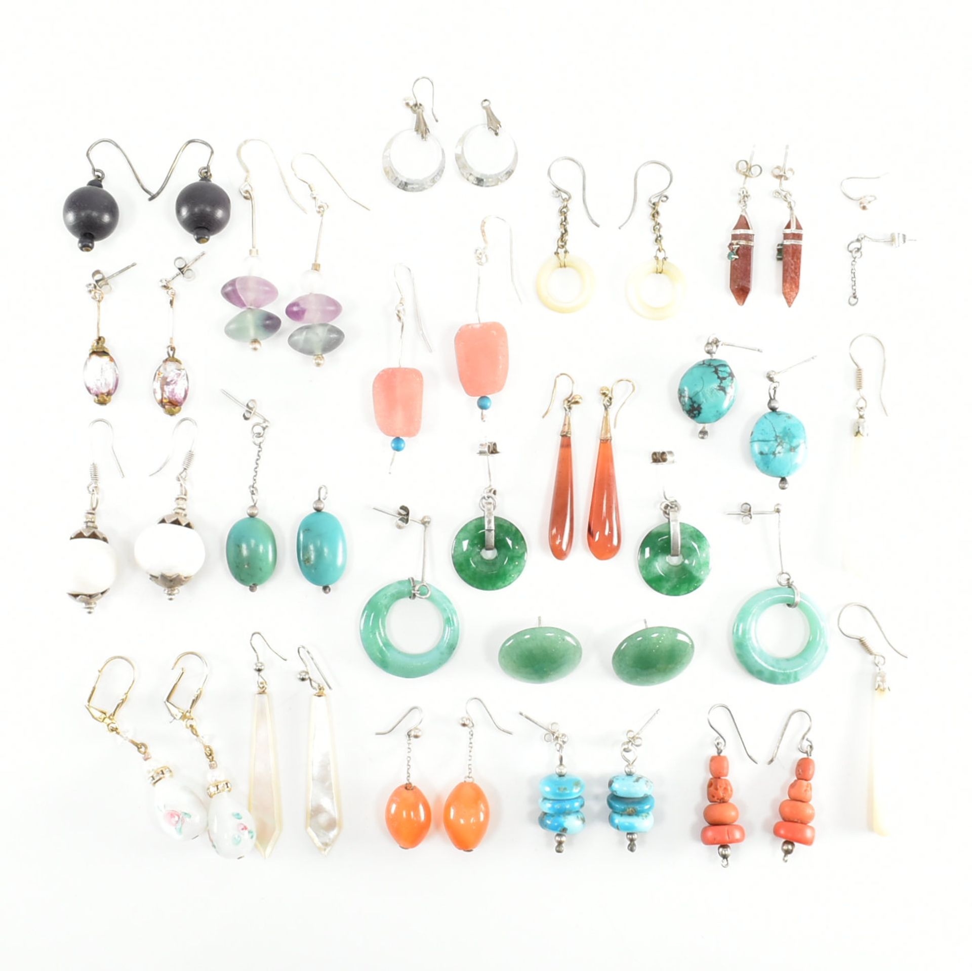 COLLECTION OF ASSORTED STONE & BEAD EARRINGS - Image 3 of 11