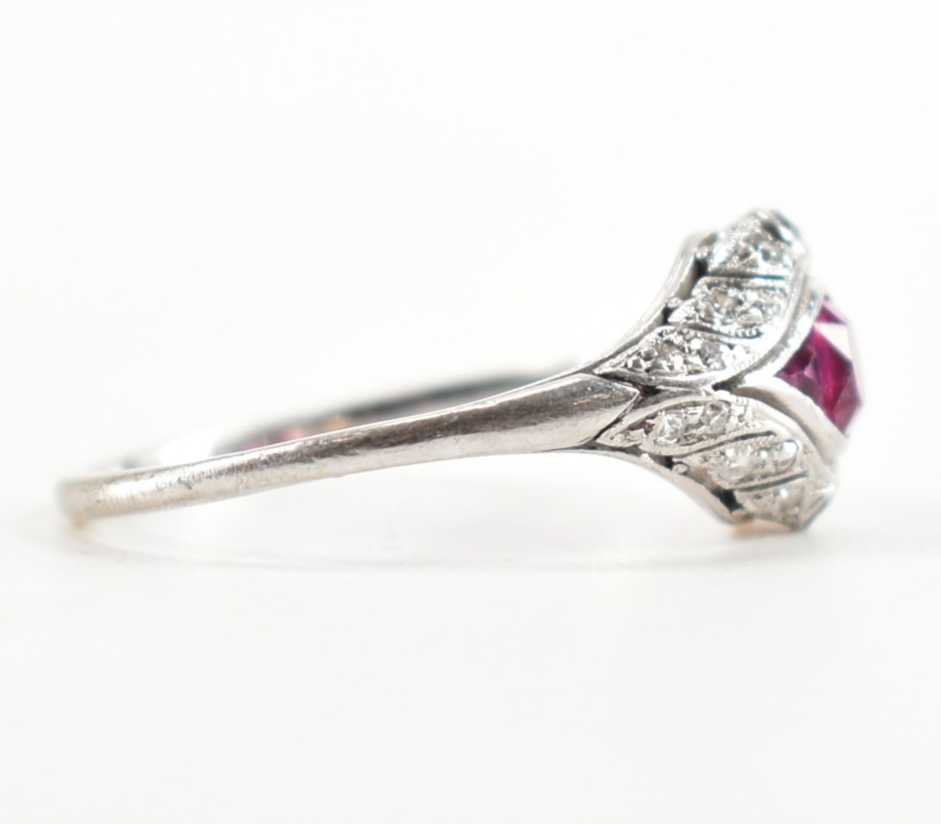 PLATINUM RUBY & DIAMOND RING - Bild 5 aus 7