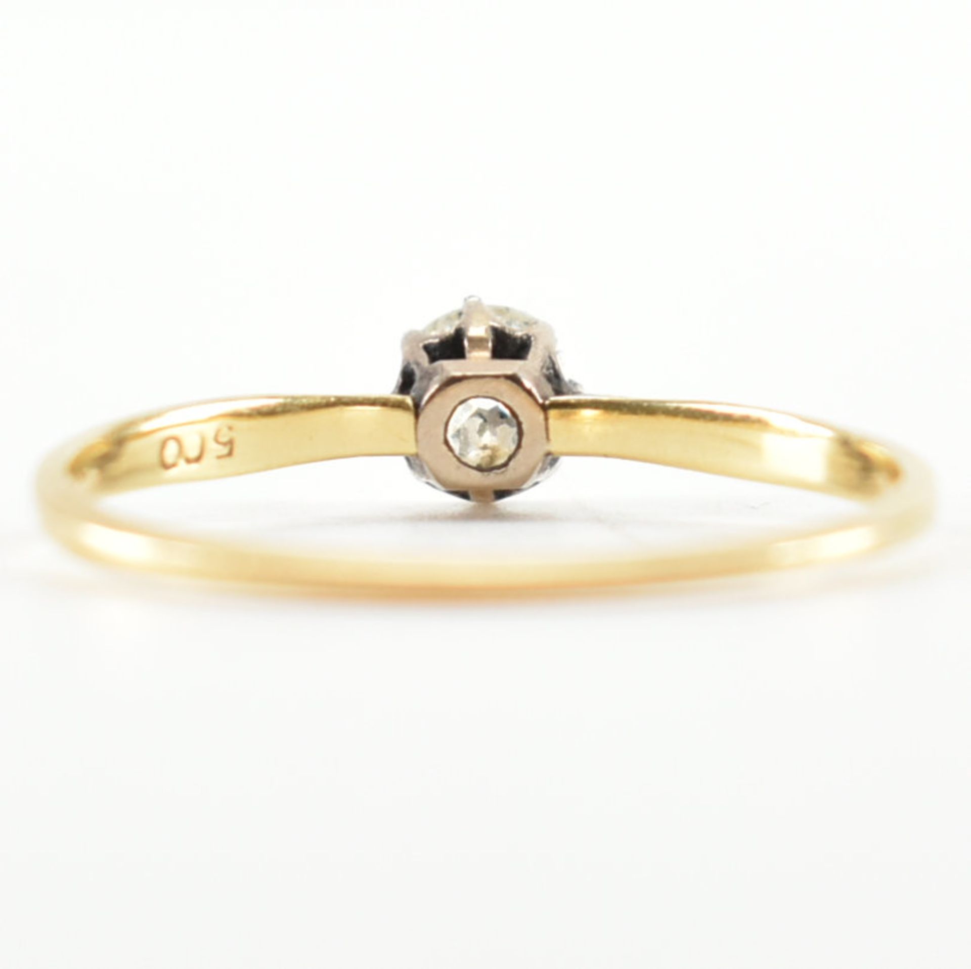 VINTAGE GOLD & DIAMOND SOLITAIRE RING - Image 4 of 8