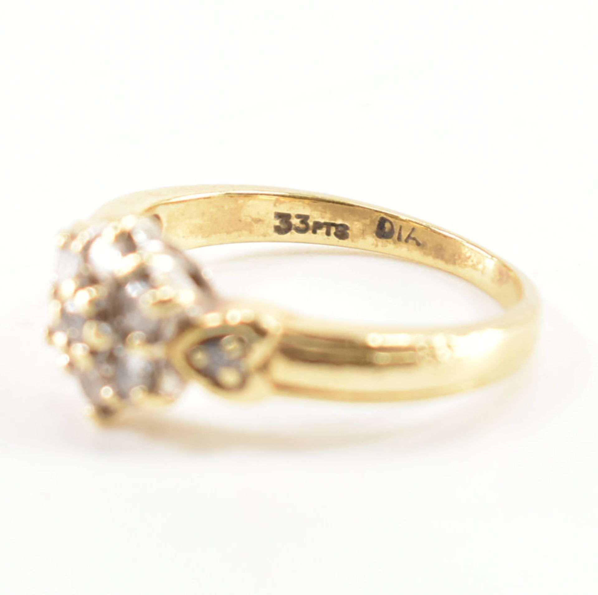 HALLMARKED 18CT GOLD & DIAMOND CLUSTER RING - Image 7 of 9