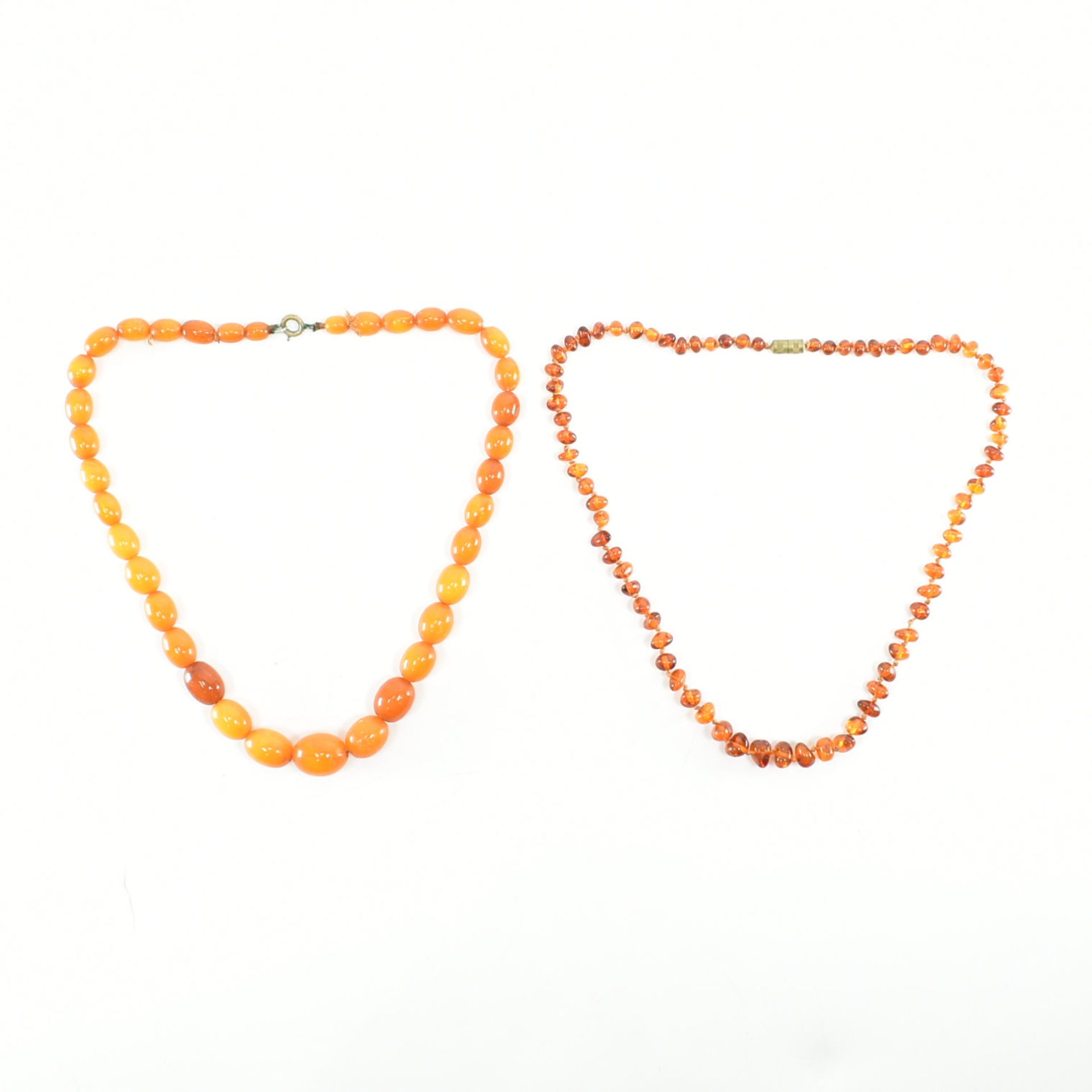 TWO VINTAGE AMBER BEADED NECKLACES - Bild 2 aus 3