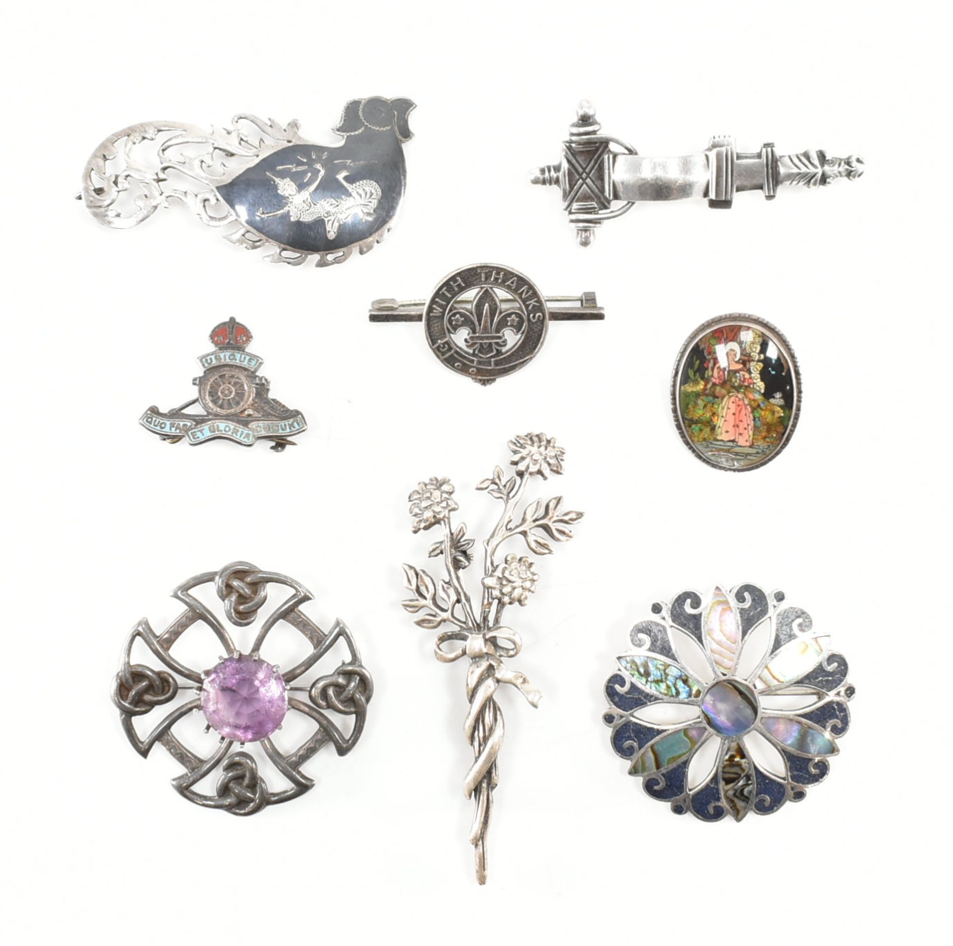 COLLECTION OF ASSORTED SILVER BROOCH PINS - Bild 2 aus 8