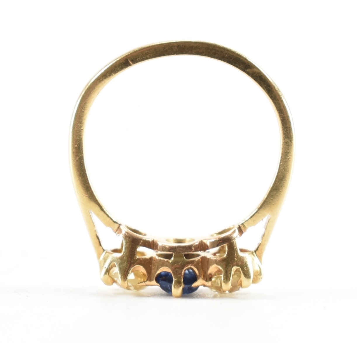 18CT GOLD THREE STONE SAPPHIRE & DIAMOND RING - Image 6 of 8