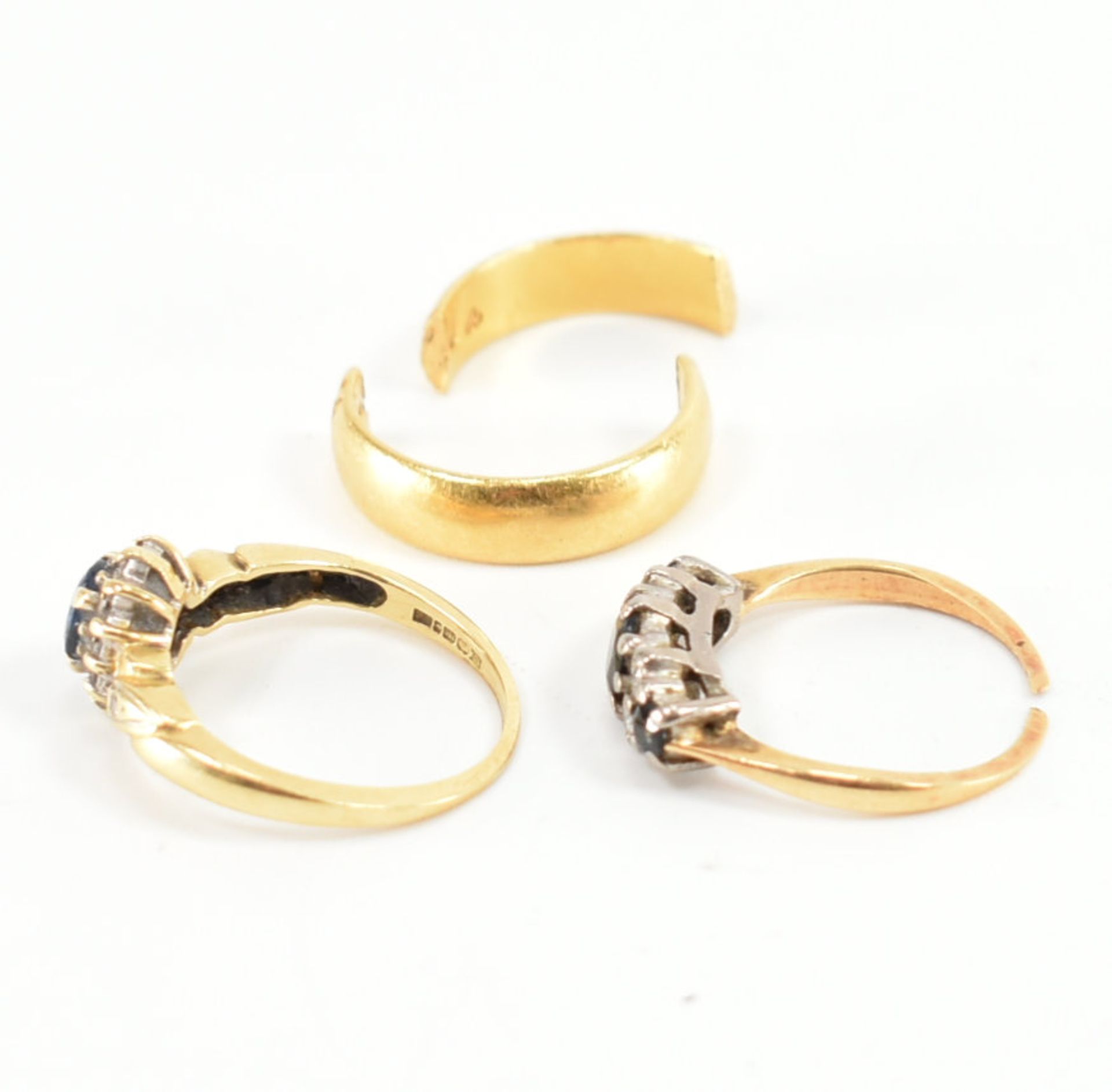 COLLECTION OF ASSORTED GOLD AF RINGS - Image 3 of 7