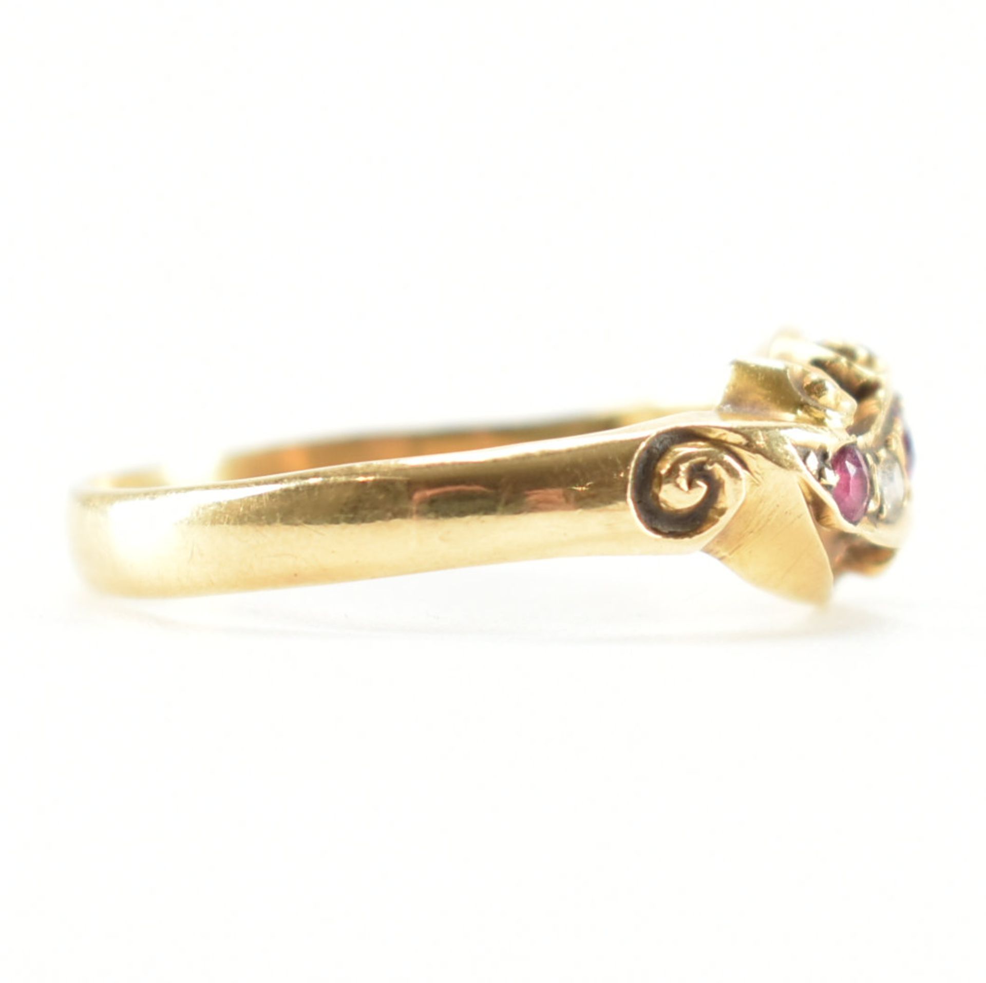 HALLMARKED 18CT GOLD SPINEL & DIAMOND RING - Image 5 of 8