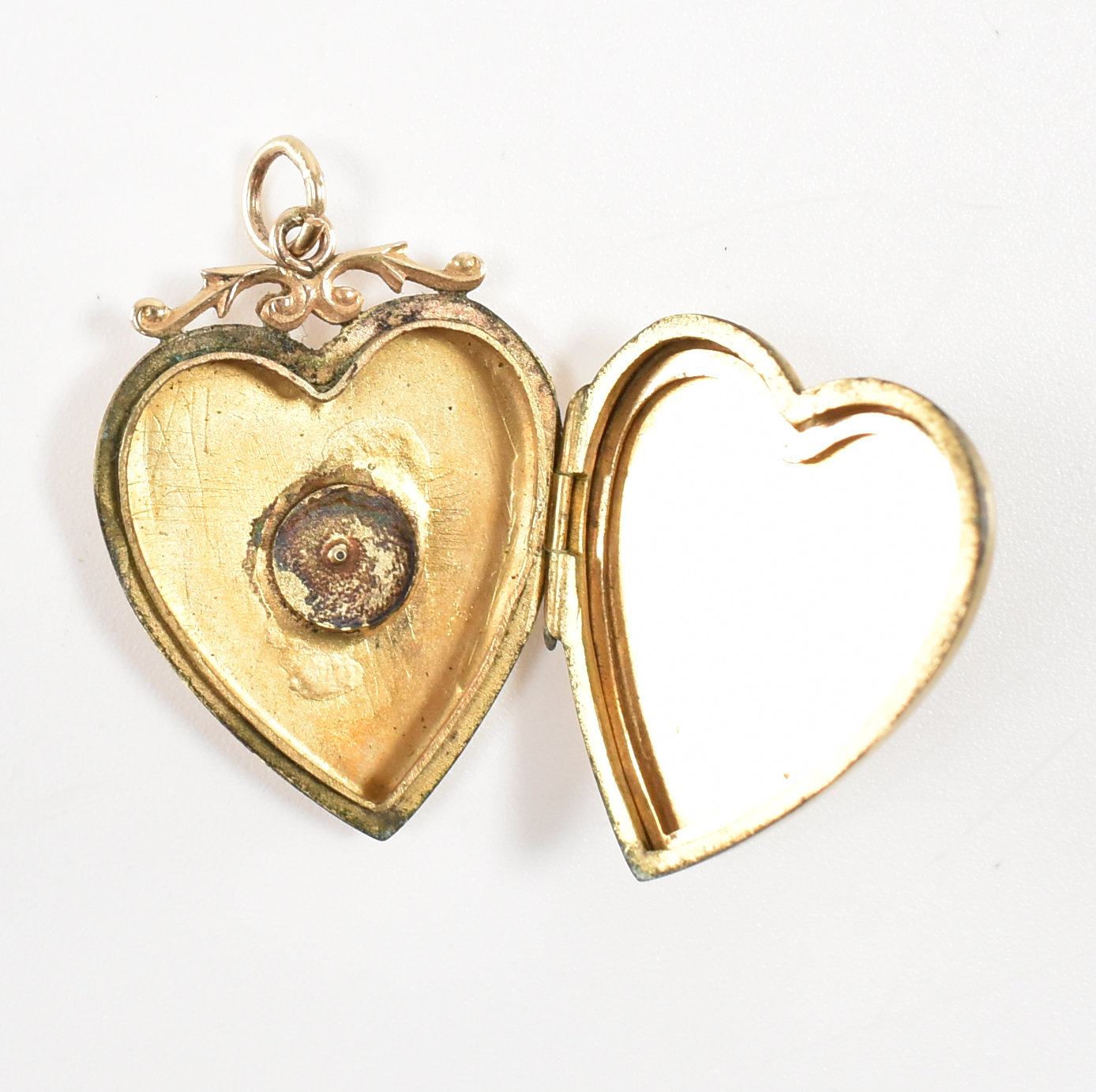 9CT GOLD BACKS & FRONTS HEART LOCKET - Image 4 of 5