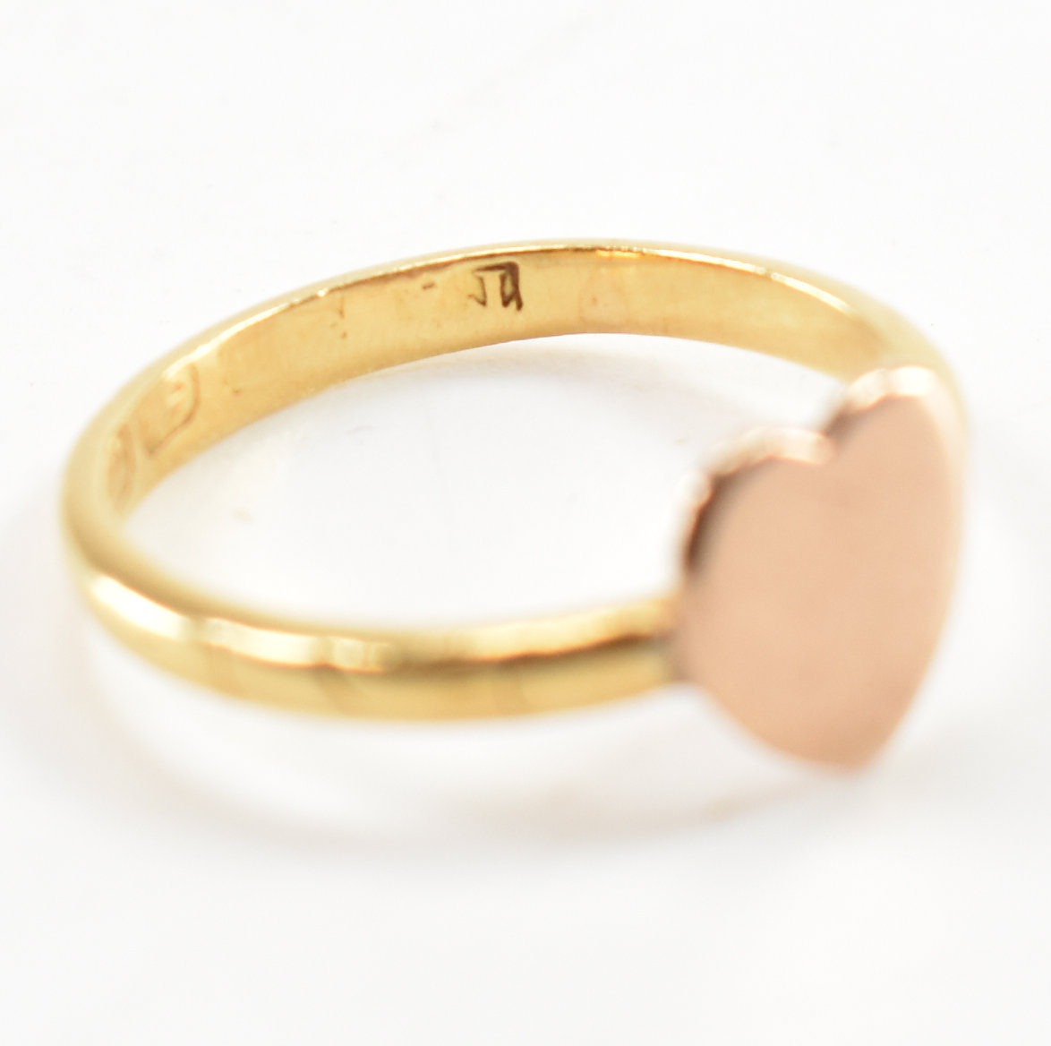 VICTORIAN HALLMARKED 18CT GOLD HEART RING - Image 8 of 9