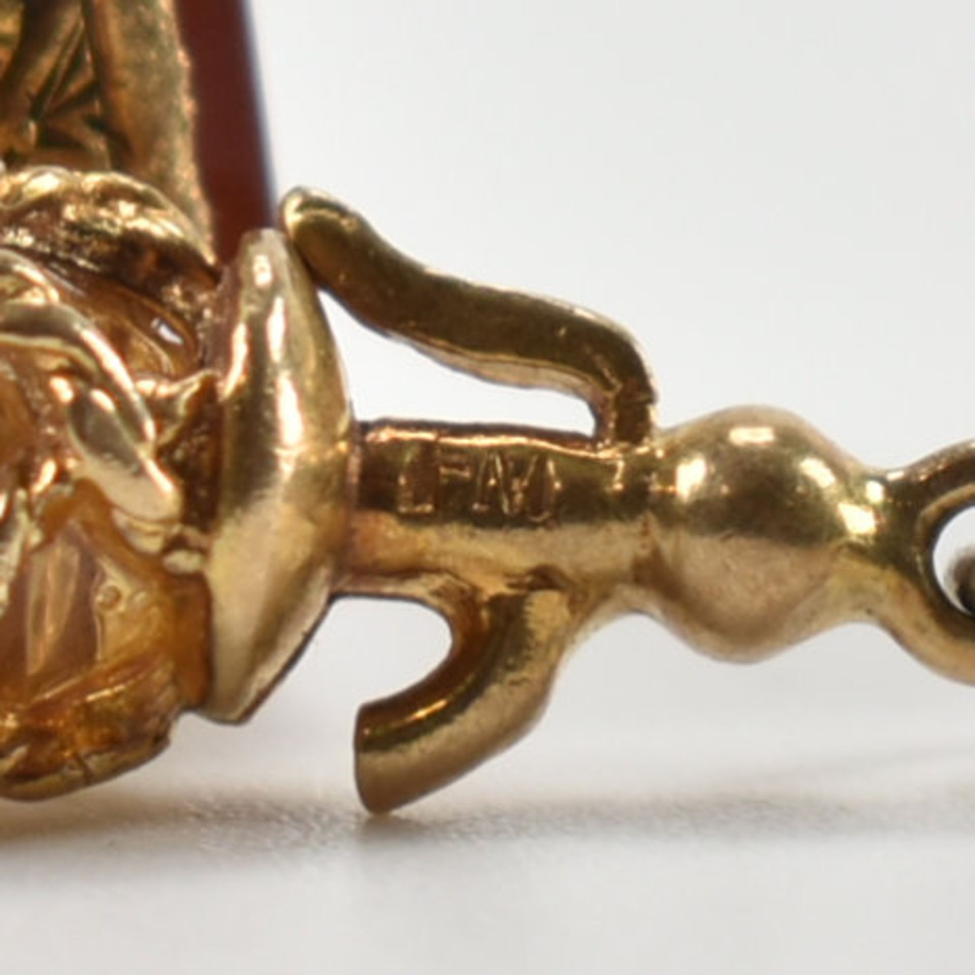 COLLECTION OF HALLMARKED 9CT GOLD CHARMS - Image 6 of 6