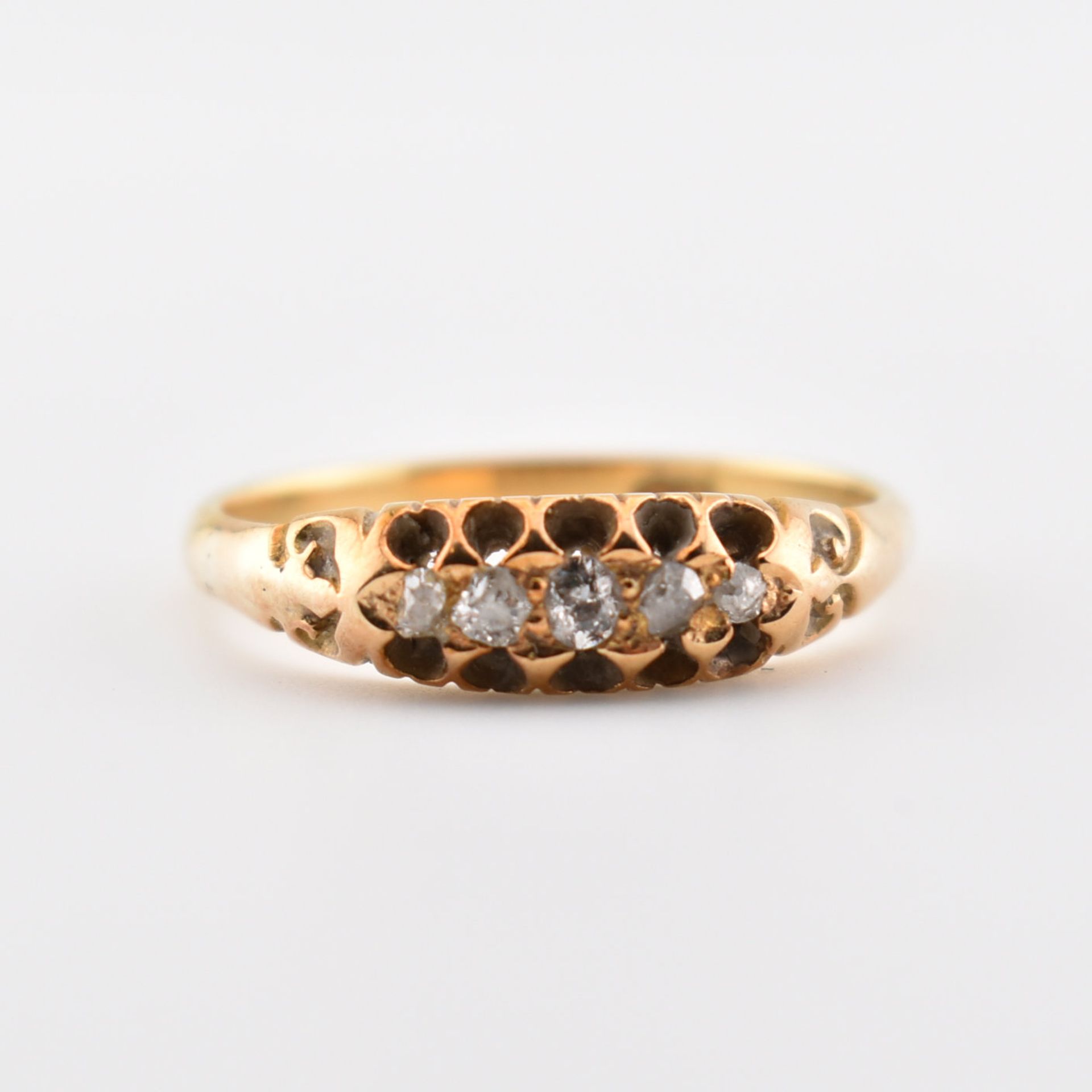 18CT GOLD & DIAMOND FIVE STONE RING - Image 2 of 6