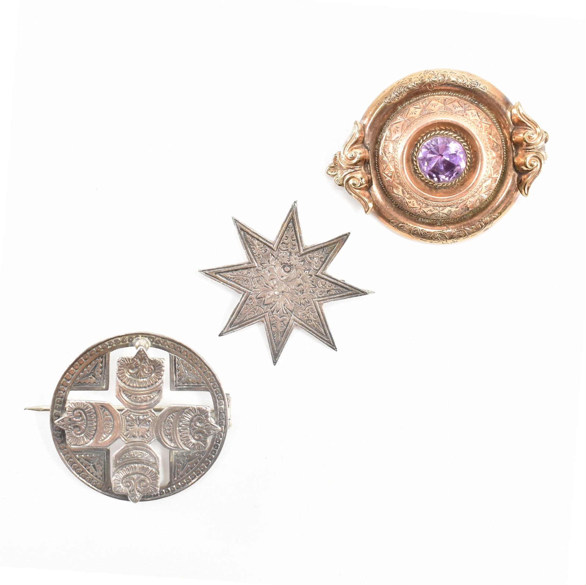 THREE 19TH CENTURY VICTORIAN BROOCHES