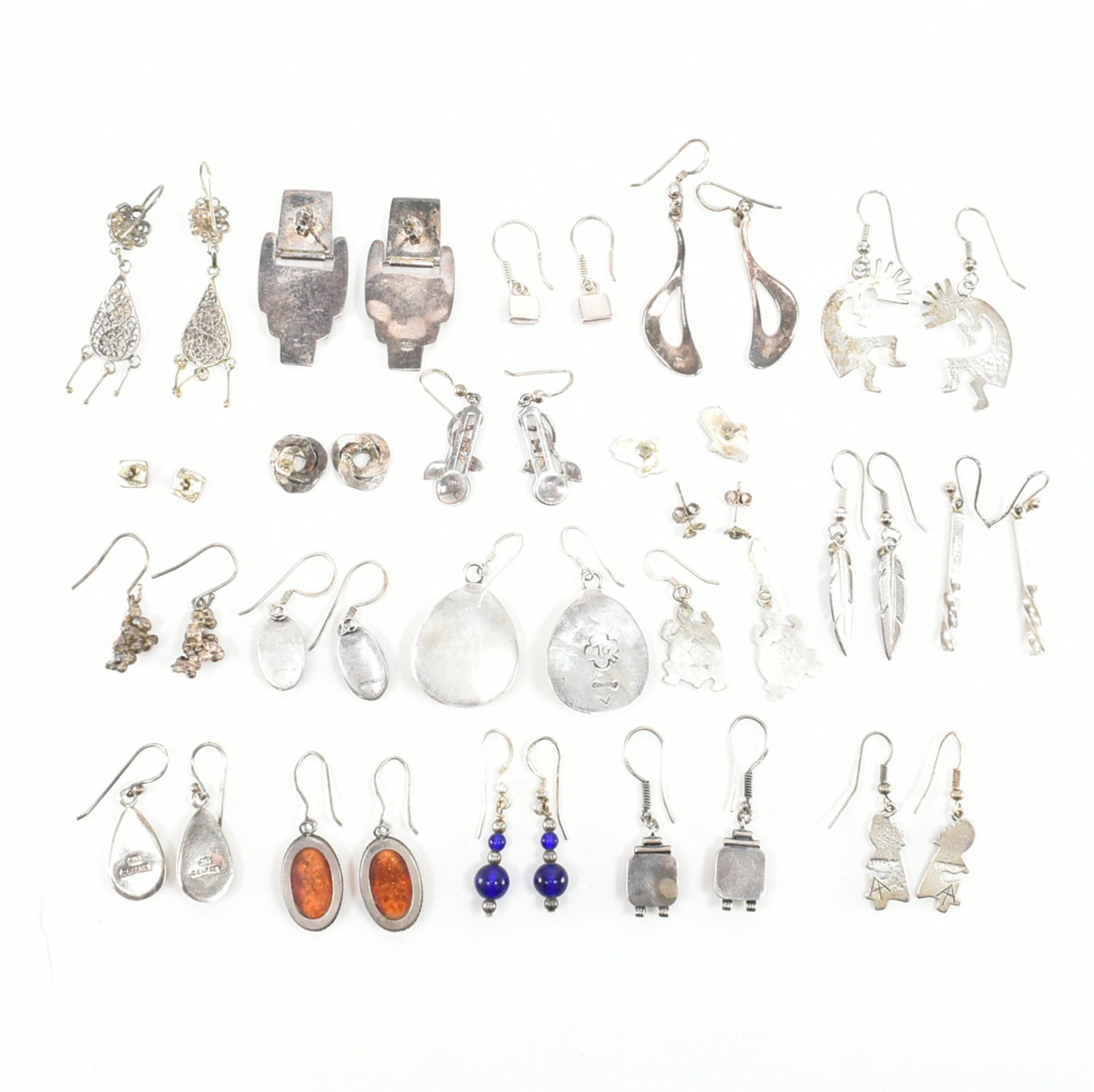 COLLECTION OF ASSORTED SILVER EARRINGS - Image 6 of 9