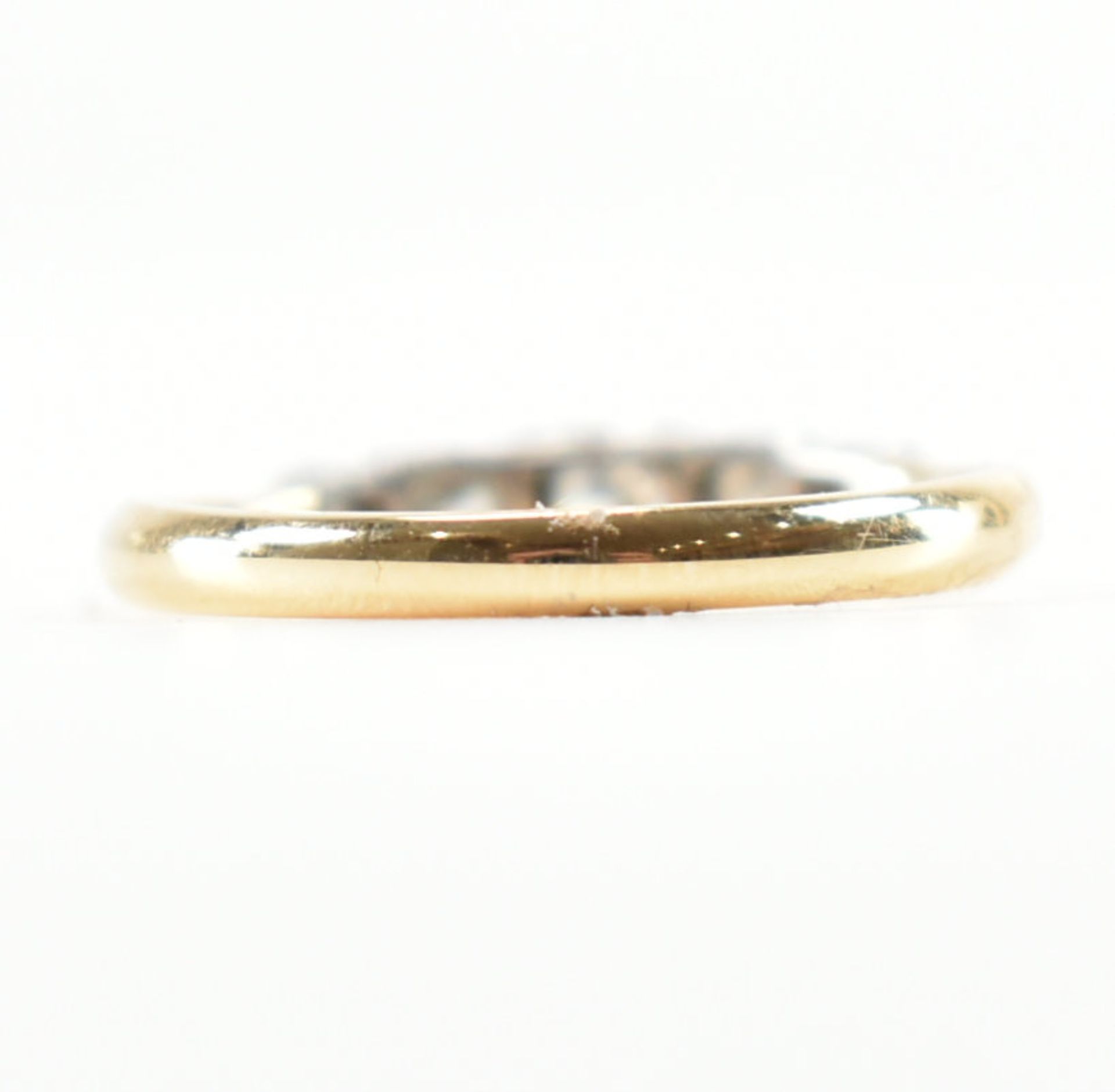 18CT GOLD PLATINUM & DIAMOND FIVE STONE RING - Image 3 of 8