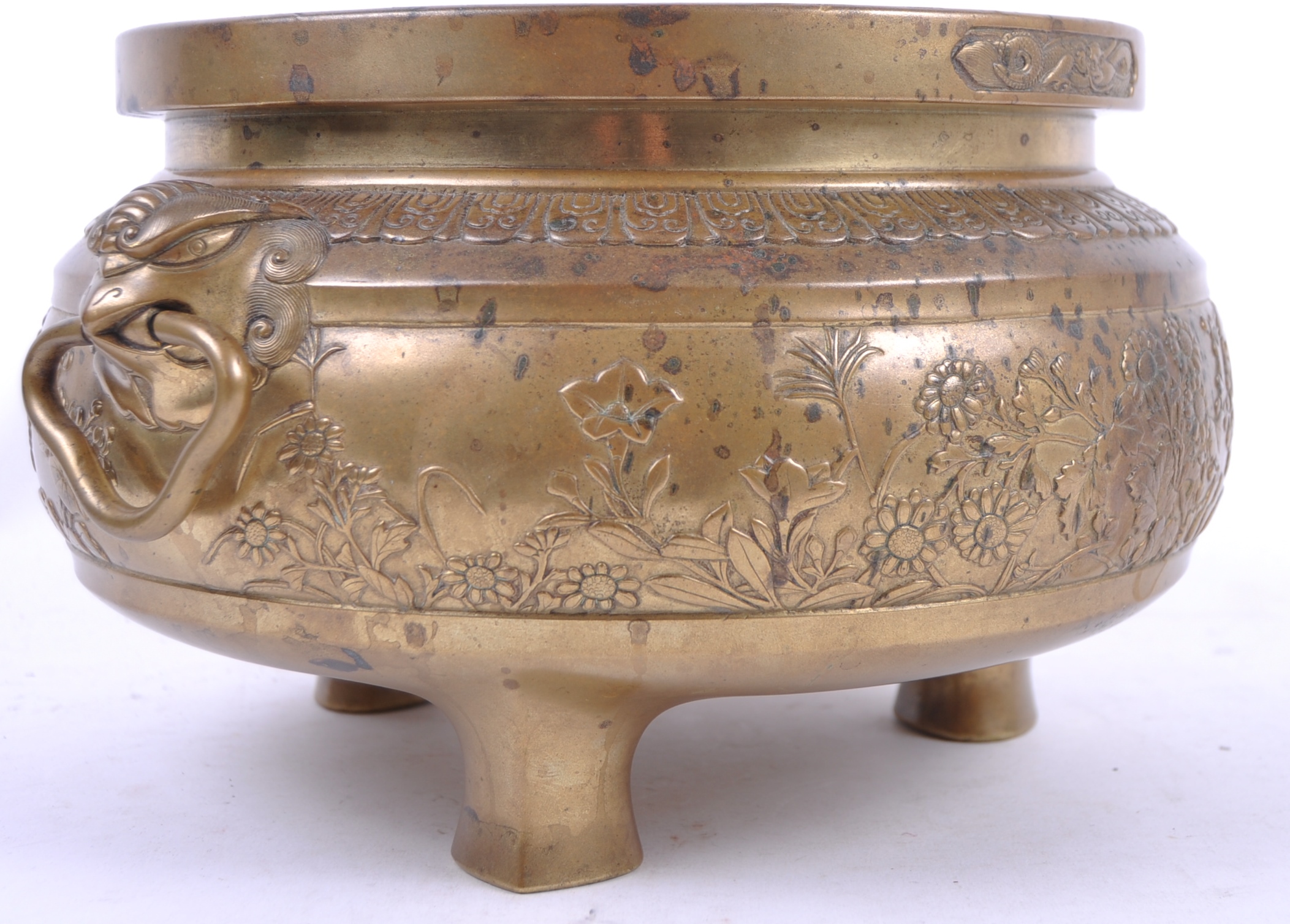 LARGE 19TH CENTURY CHINESE TEMPLE BRONZE CENSER - Image 2 of 8