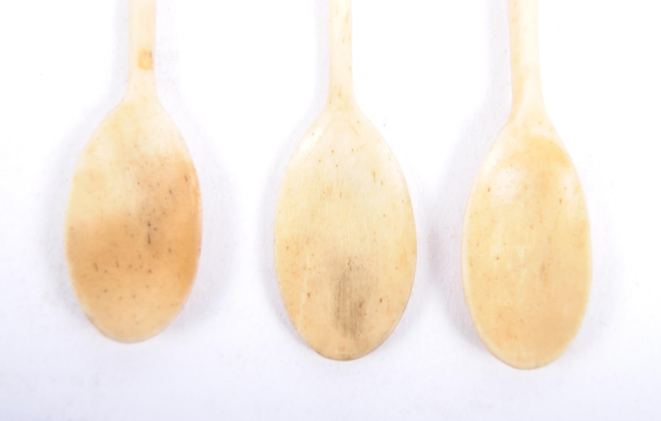 SET OF THREE CARVED MAORI BONE SPOONS - Image 3 of 4