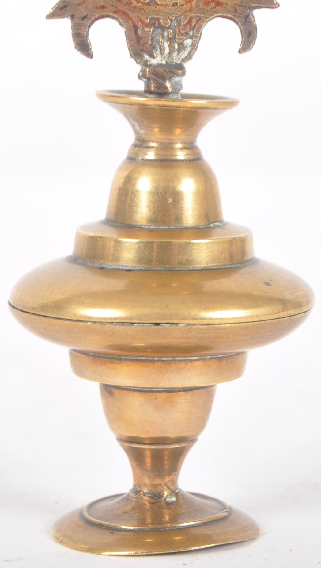 EARLY 20TH CENTURY PERSIAN BRASS KOHL POT - Image 7 of 8