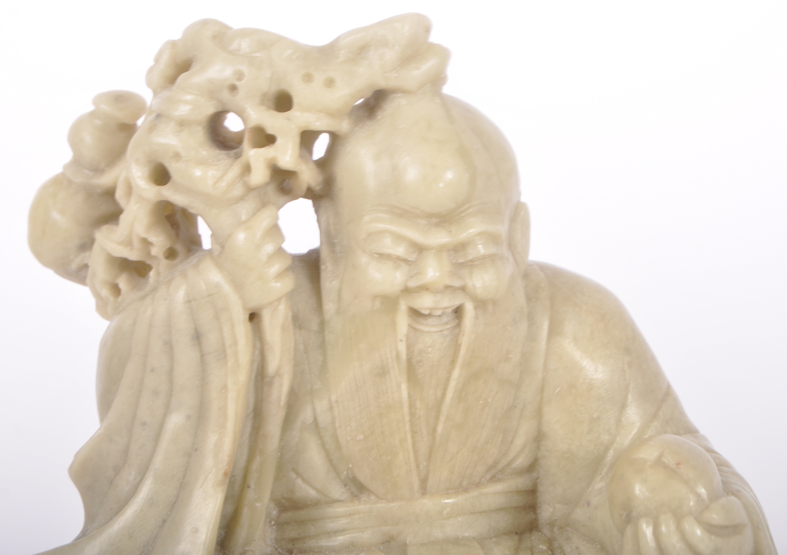 20TH CENTURY CHINESE CARVED SOAPSTONE FIGURE - Image 5 of 6